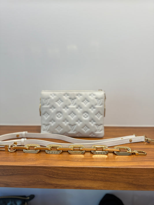 Louis Vuitton Coussin BB in white & Gold