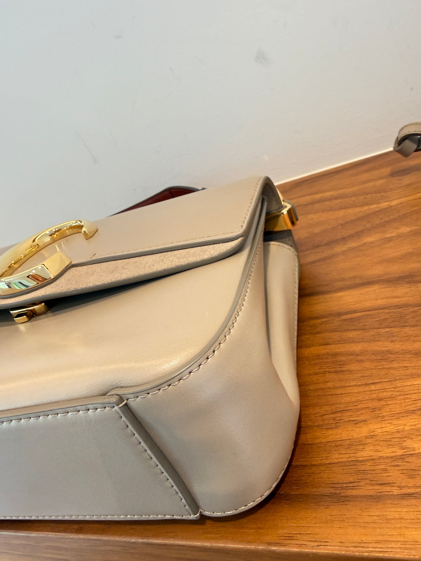 Chloe Small C Double Carry Handbag in Motty Grey in Like New Condition Pre-Owned