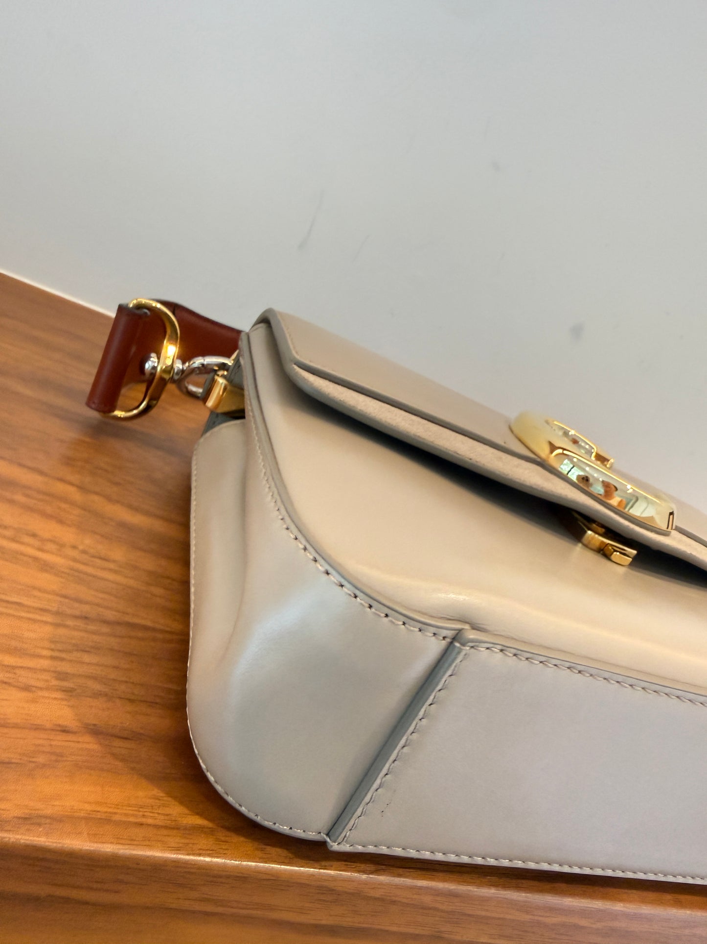 Chloe Small C Double Carry Handbag in Motty Grey in Like New Condition Pre-Owned