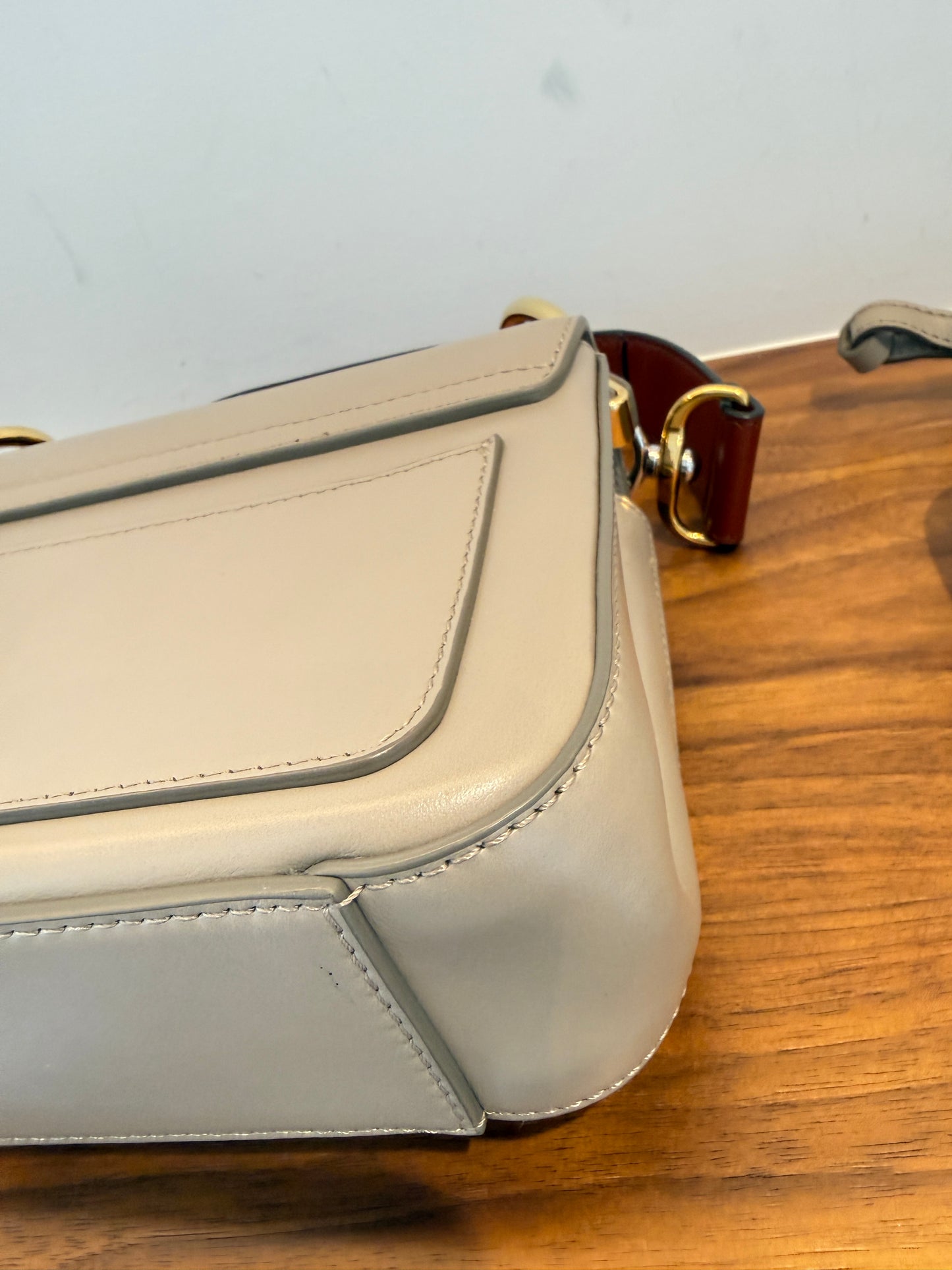 Chloe Small C Double Carry Handbag in Motty Grey in Like New Condition Pre-Owned