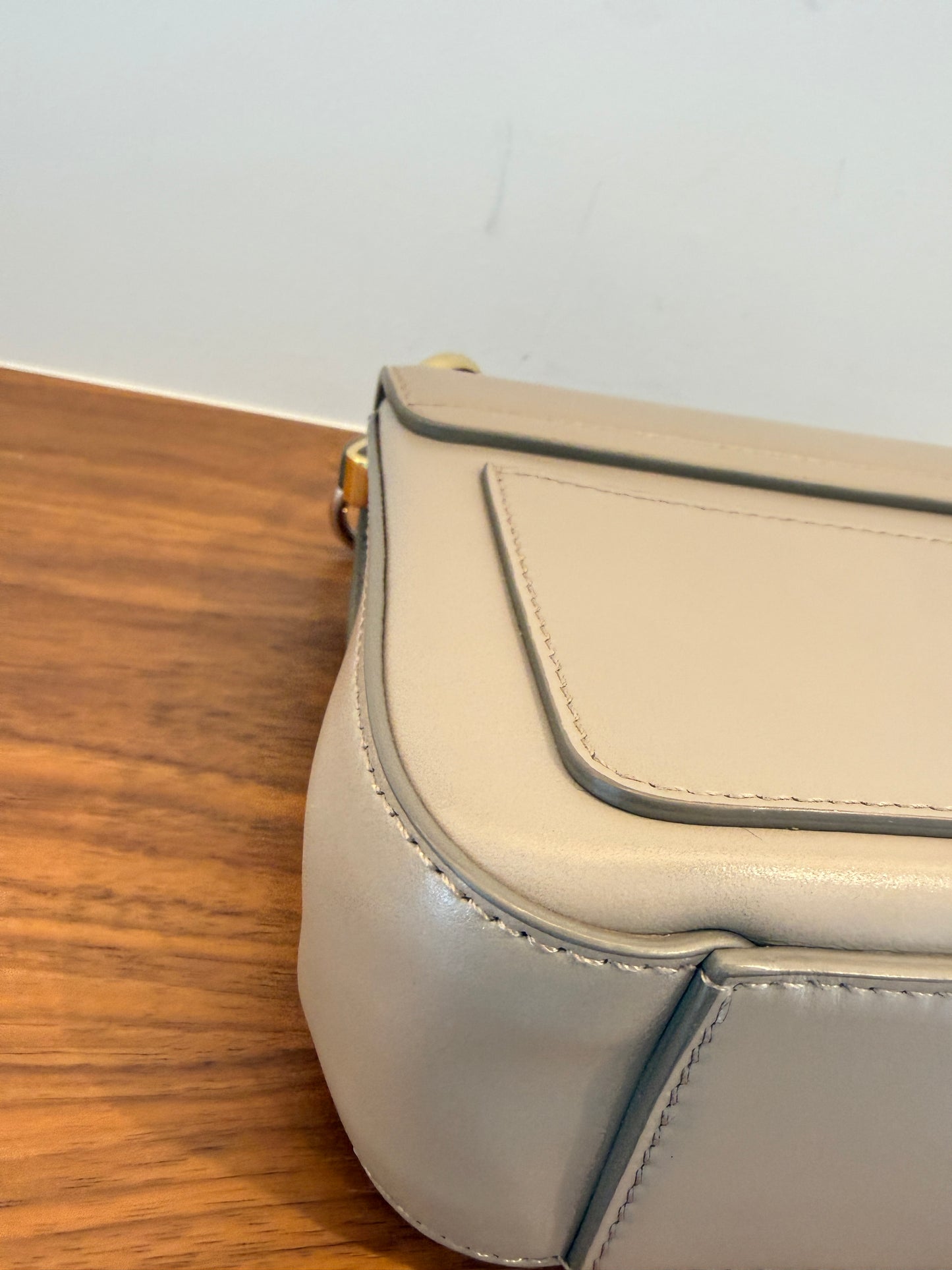 Chloe Small C Double Carry Handbag in Motty Grey in Like New Condition Pre-Owned