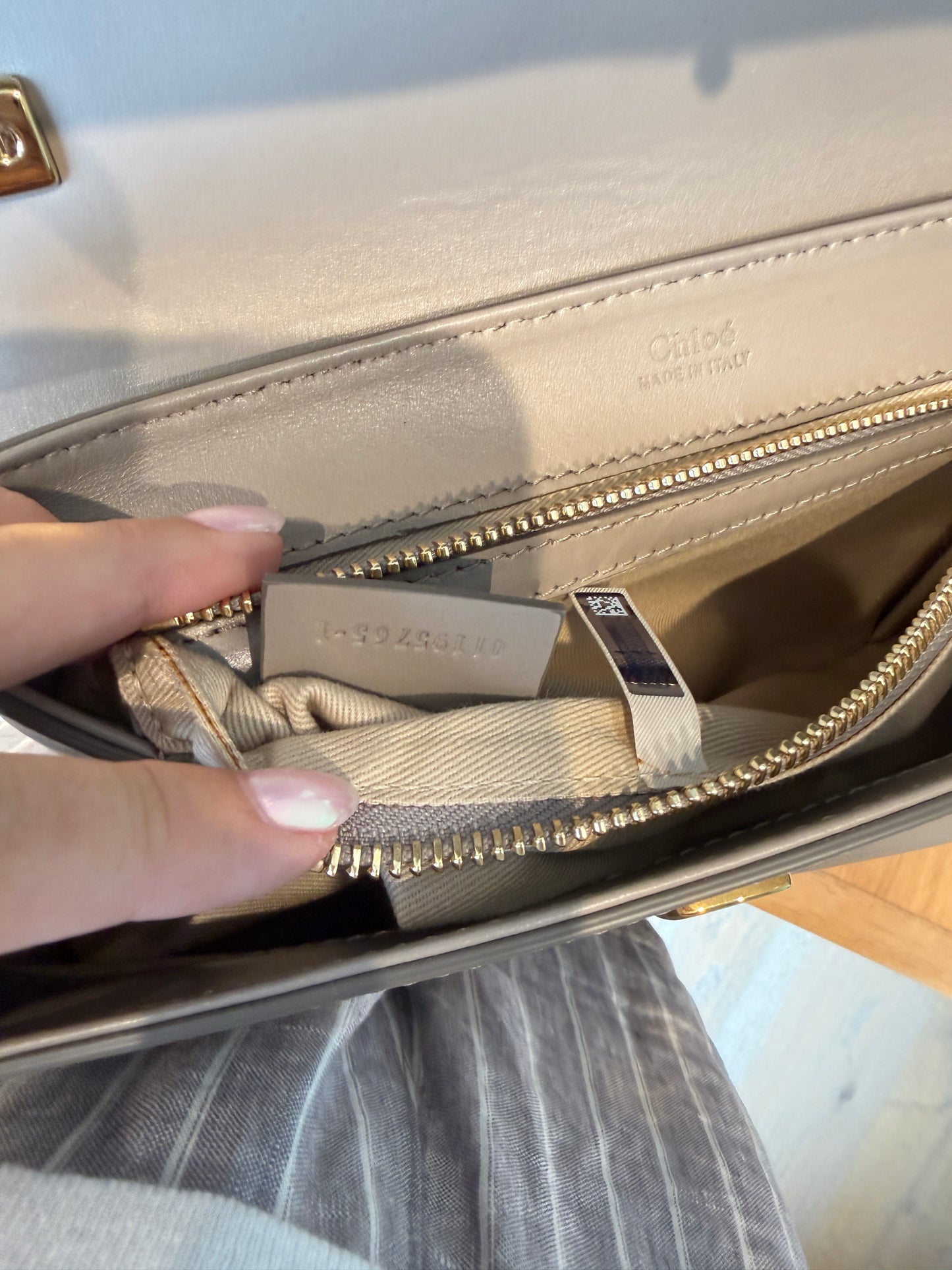 Chloe Small C Double Carry Handbag in Motty Grey in Like New Condition Pre-Owned