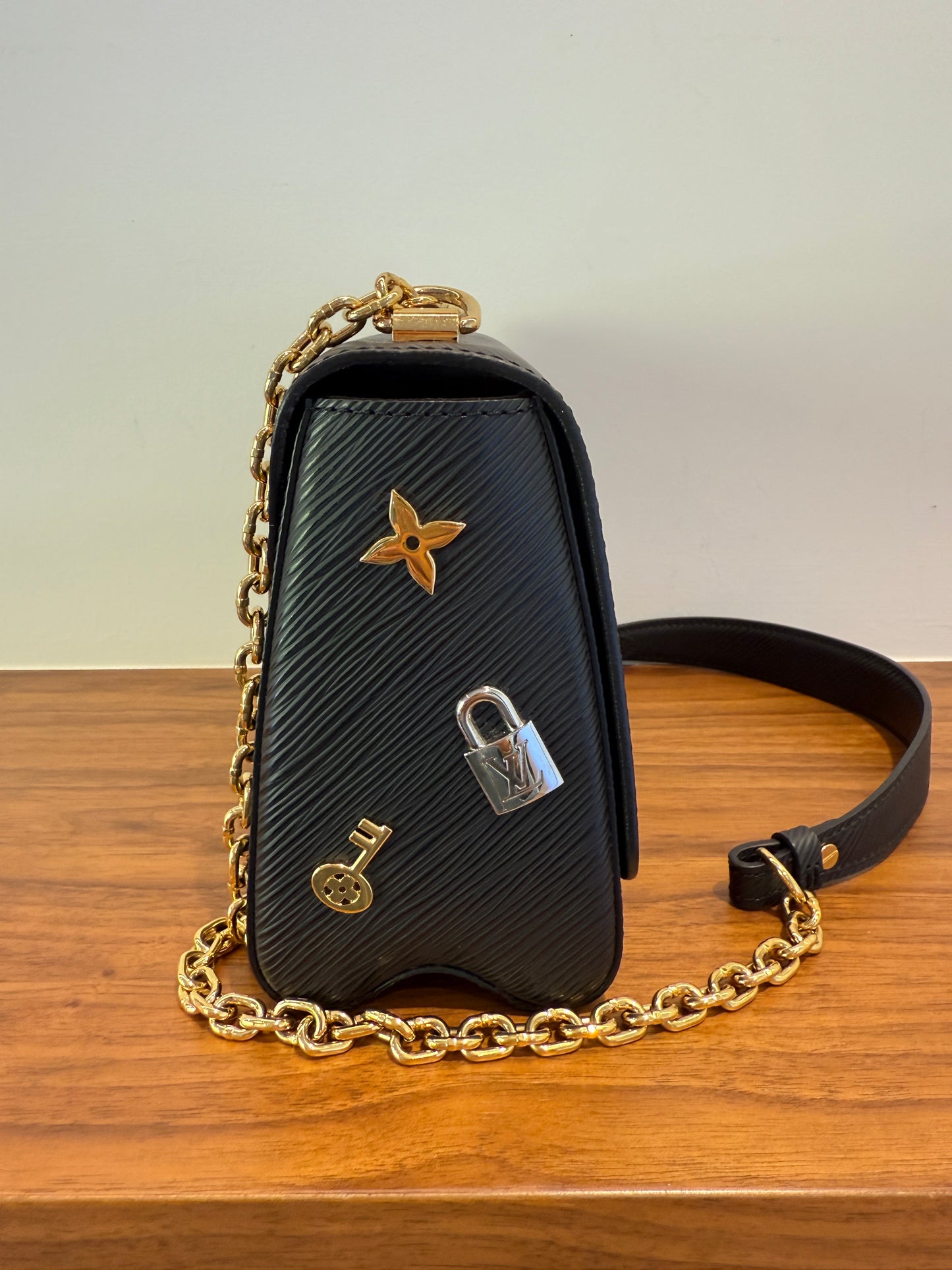Louis Vuitton Twist Love Lock epi Leather Black