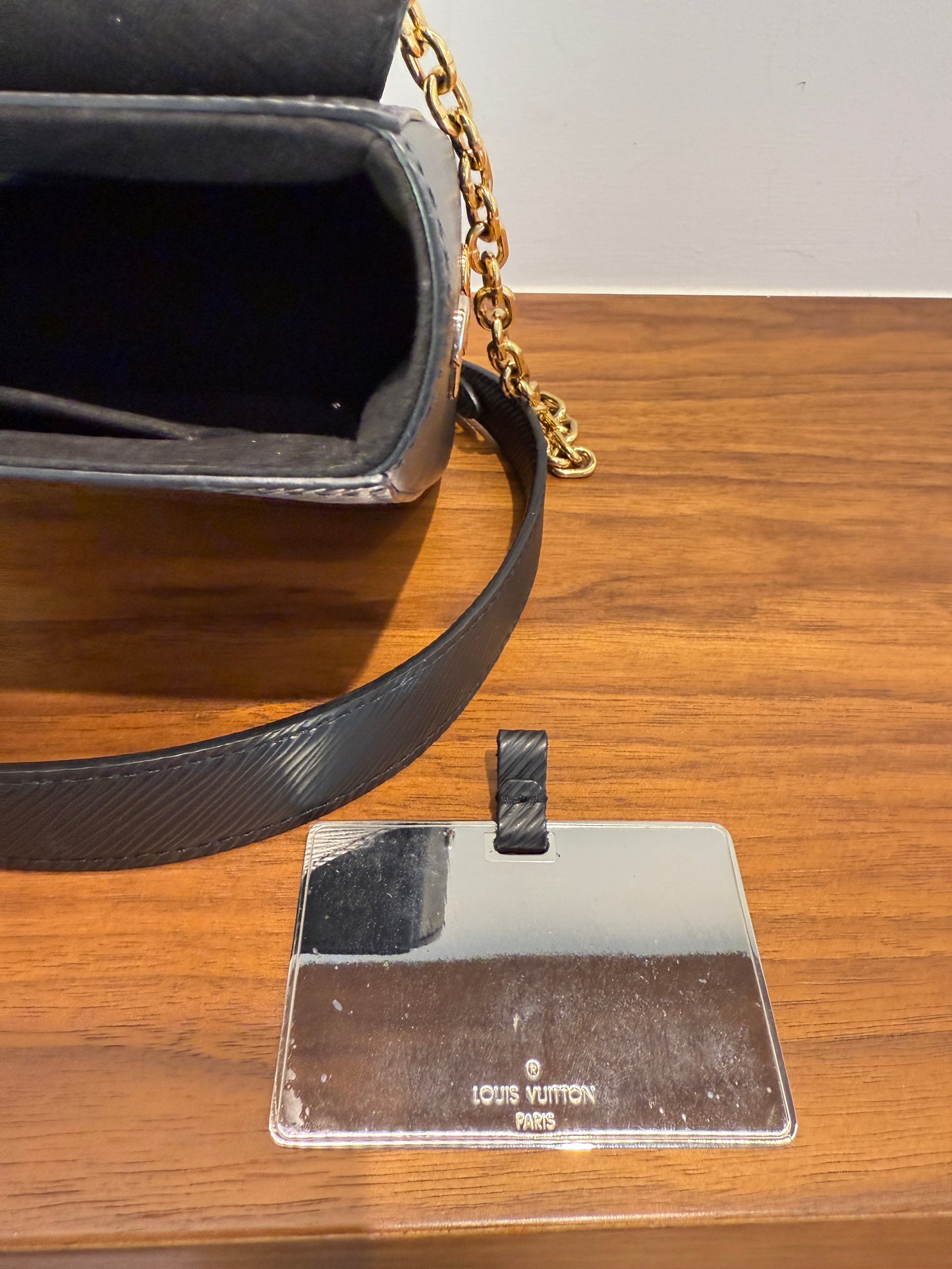 Louis Vuitton Twist Love Lock epi Leather Black