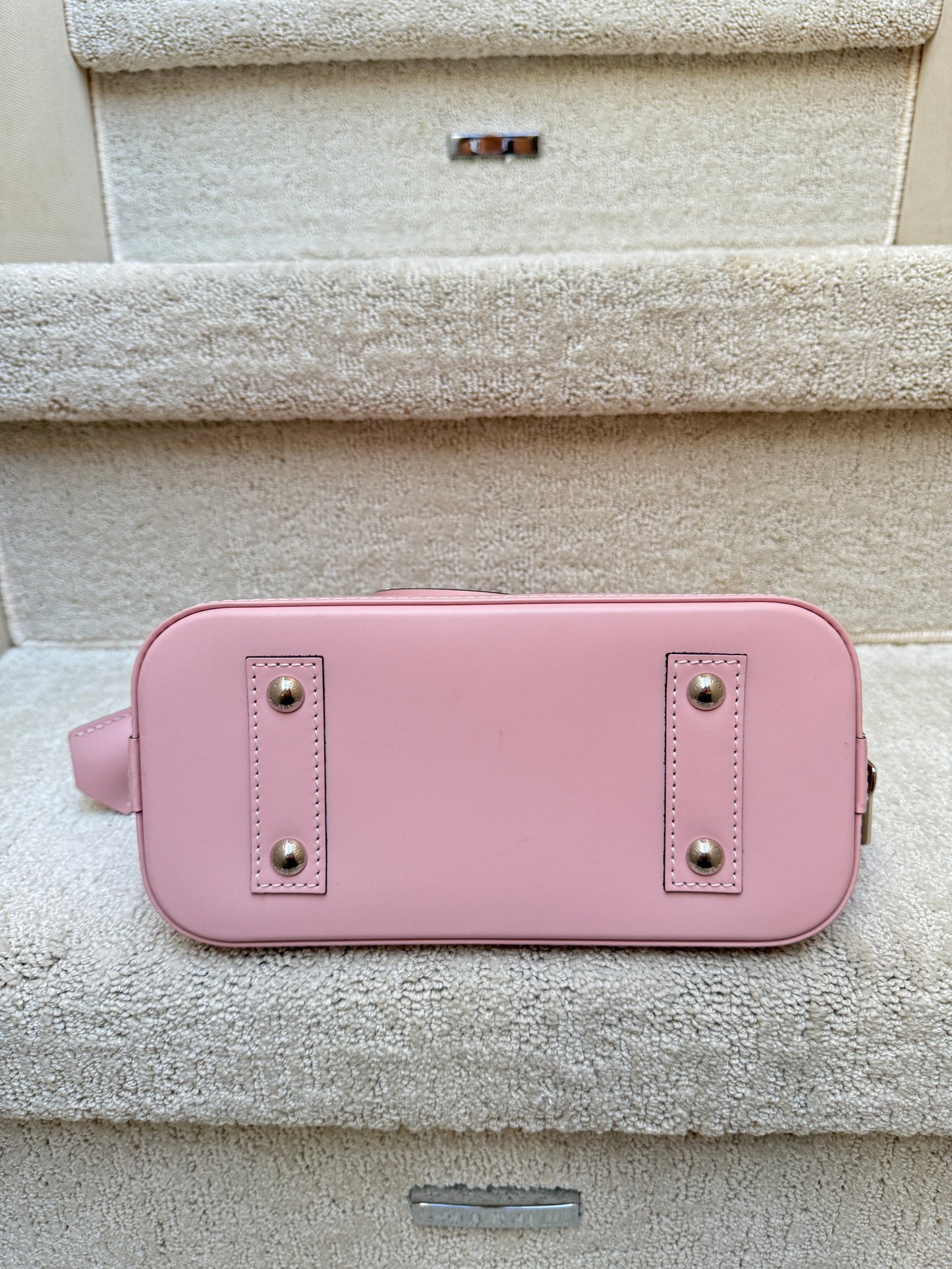 Louis Vuitton Epi Alma BB in Baby Pink 2