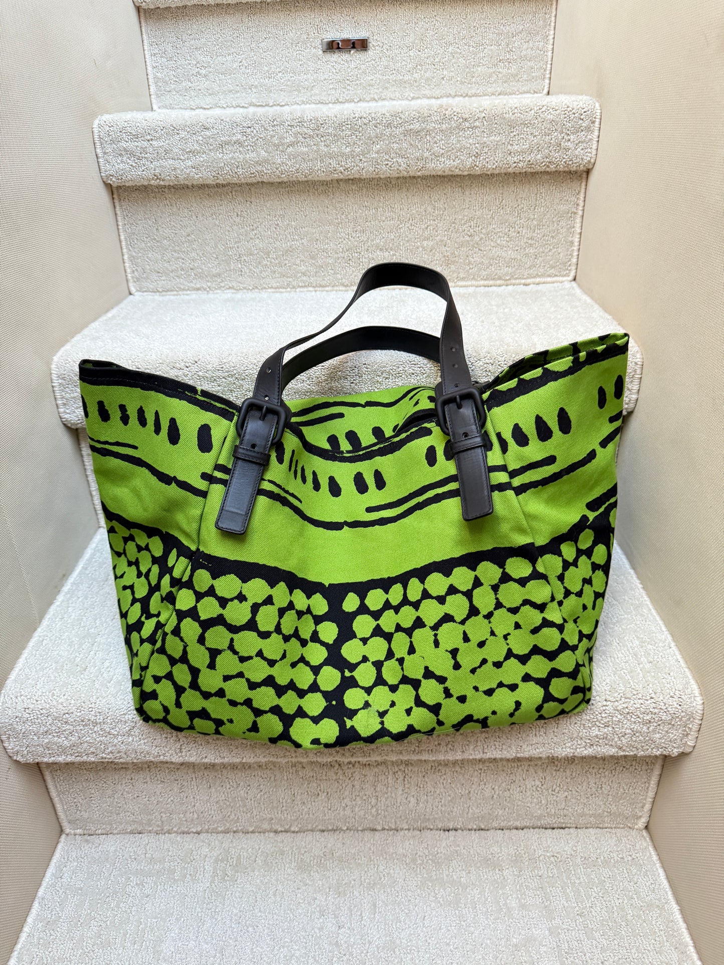 Bottega Veneto Canvas Vache Bubble Bag in Black & Green