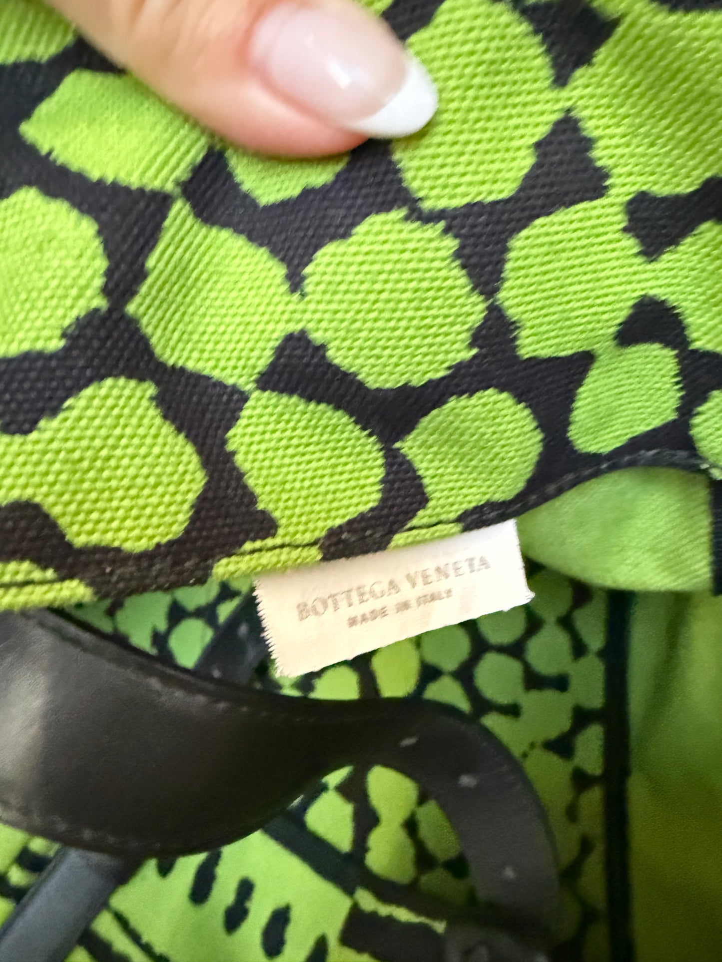 Bottega Veneto Canvas Vache Bubble Bag in Black & Green