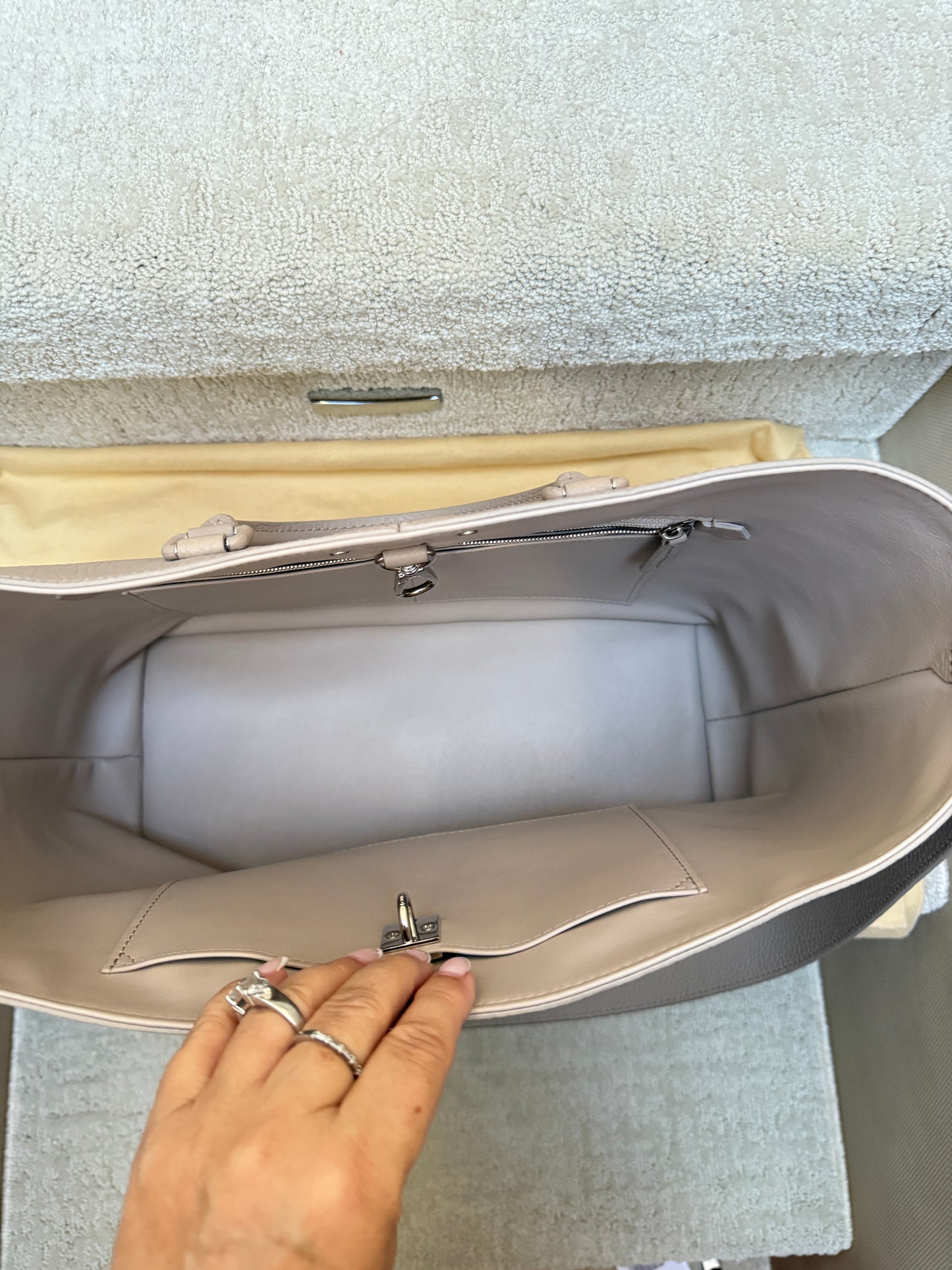 Louis Vuitton Pernelle Tote in Taurillon