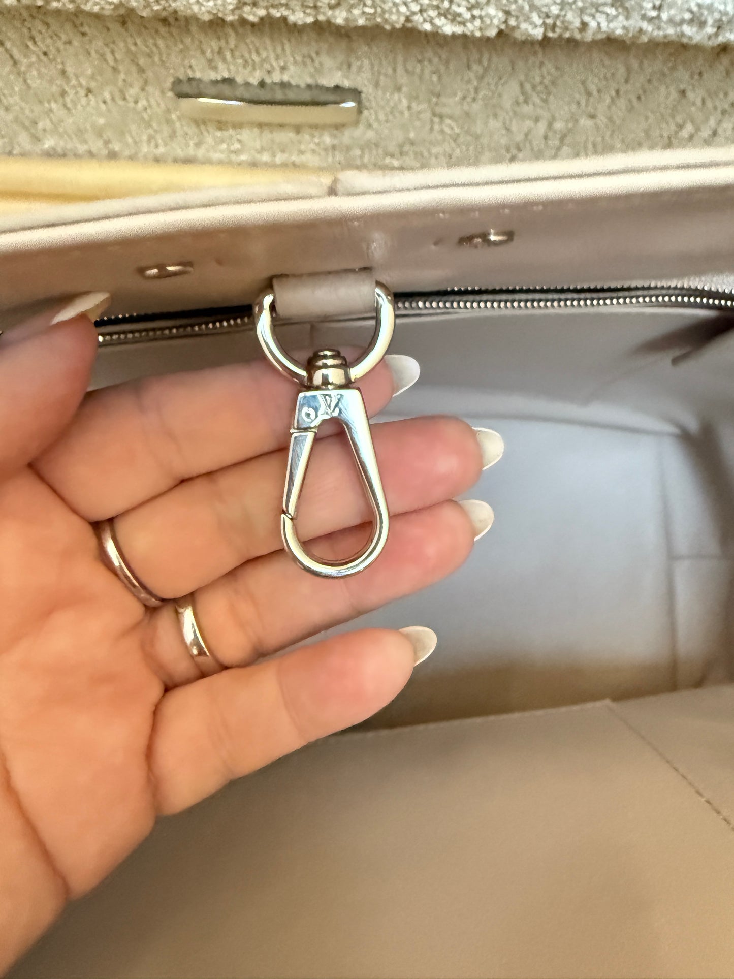 Louis Vuitton Pernelle Tote in Taurillon