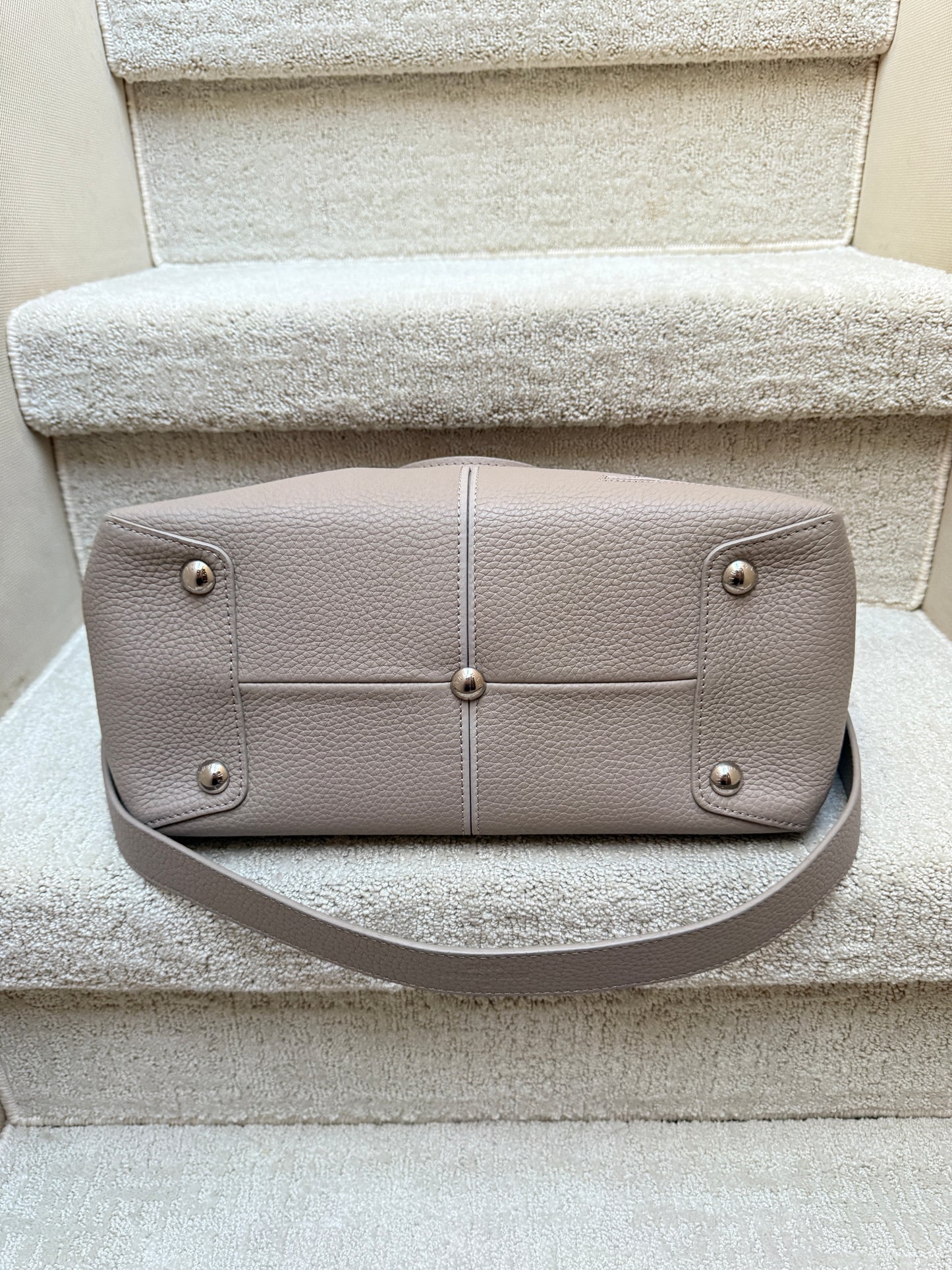 Louis Vuitton Pernelle Tote in Taurillon