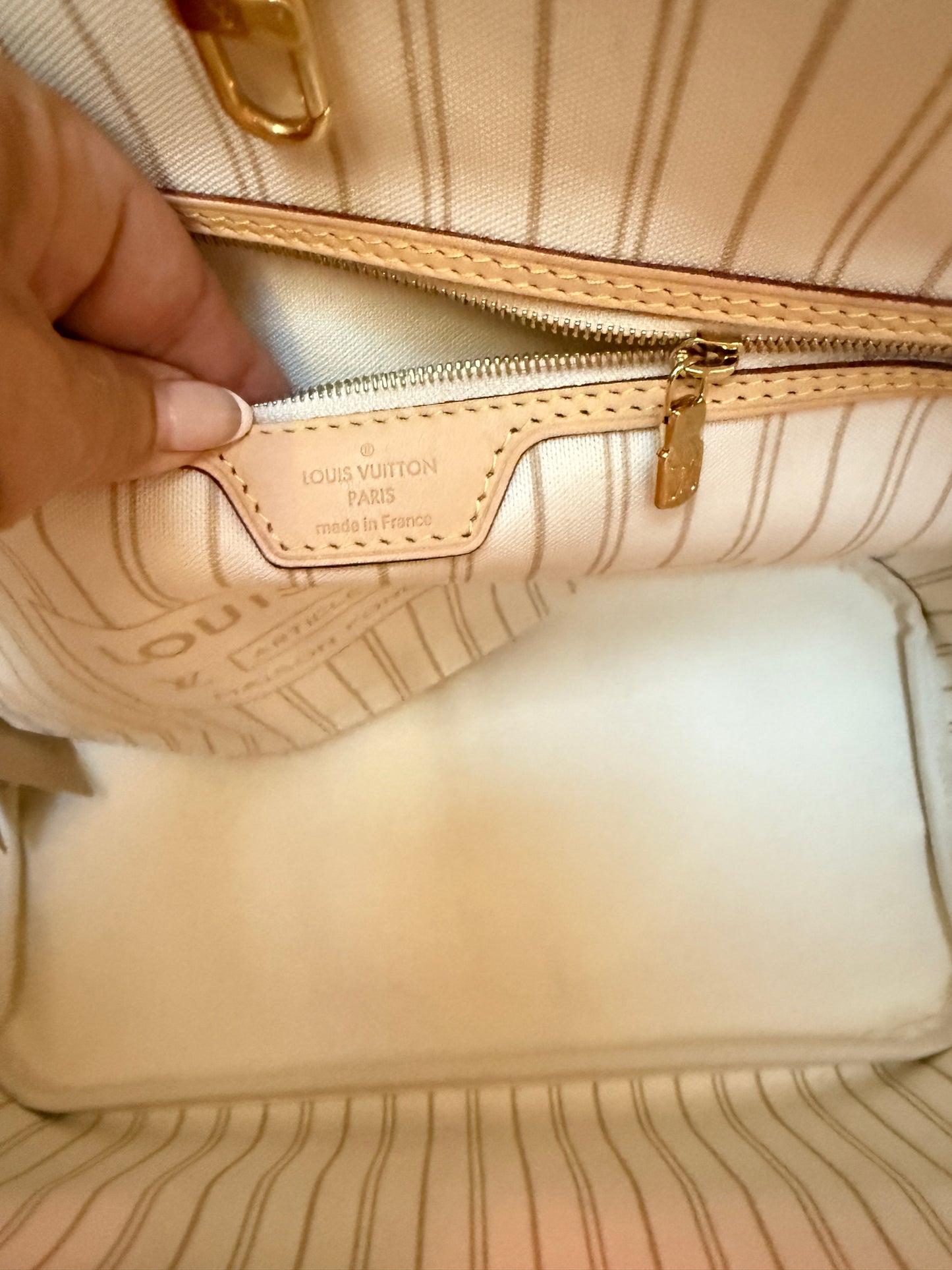 Louis Vuitton Damier Azur Neverfull in MM