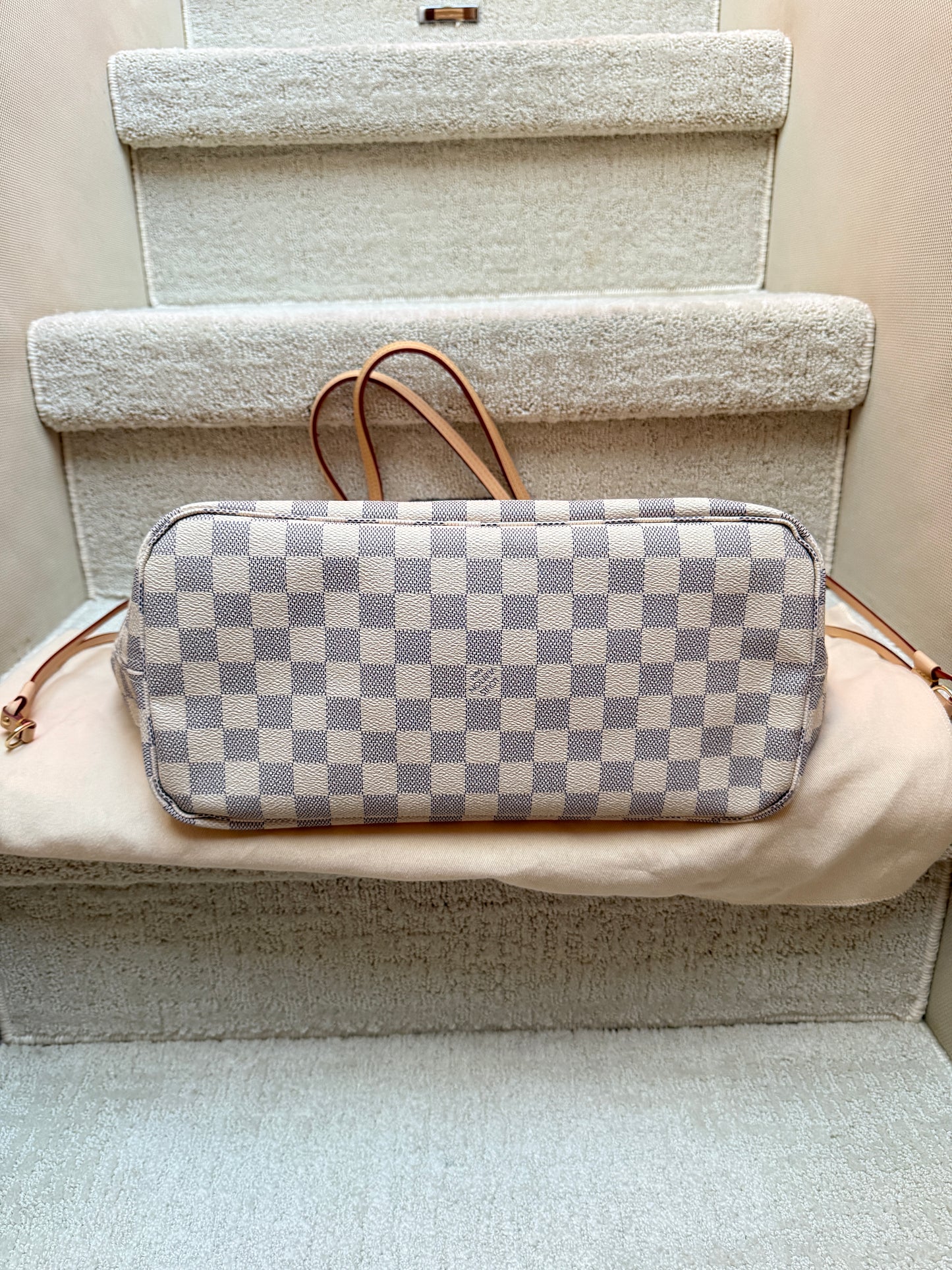 Louis Vuitton Damier Azur Neverfull in MM