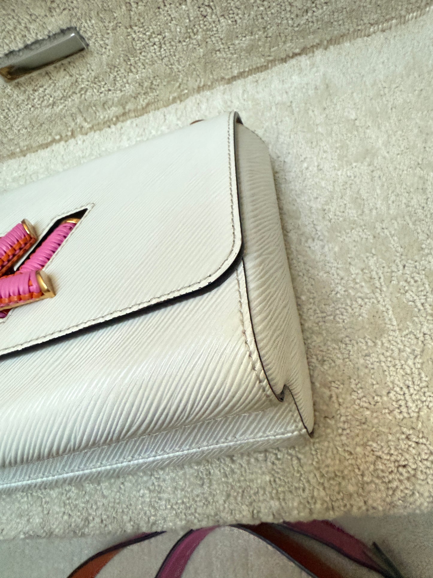 Louis Vuitton MM Twist in White Epi