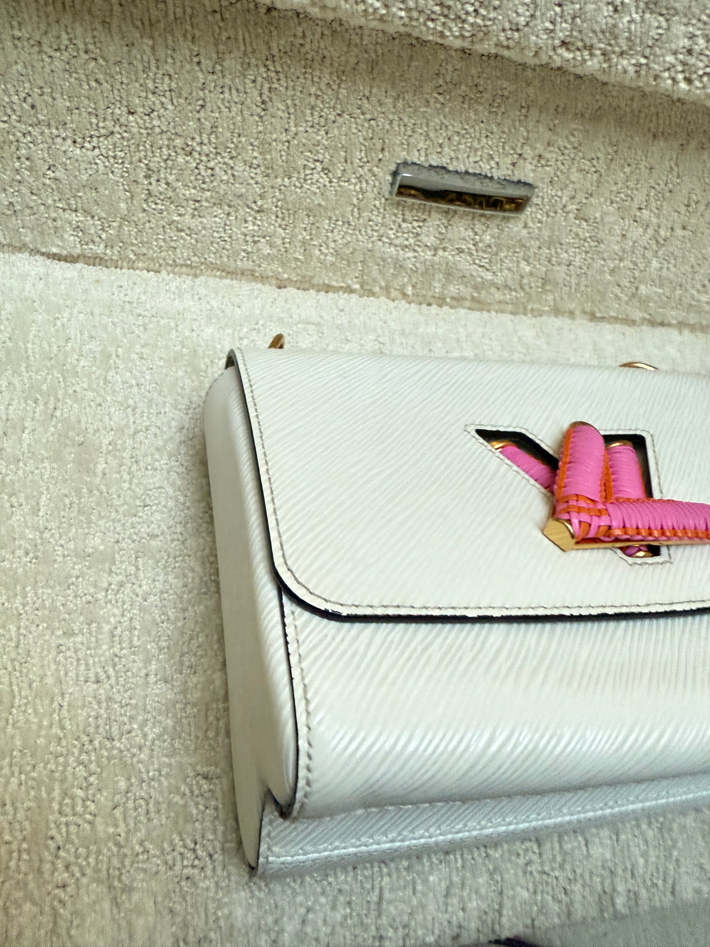 Louis Vuitton MM Twist in White Epi