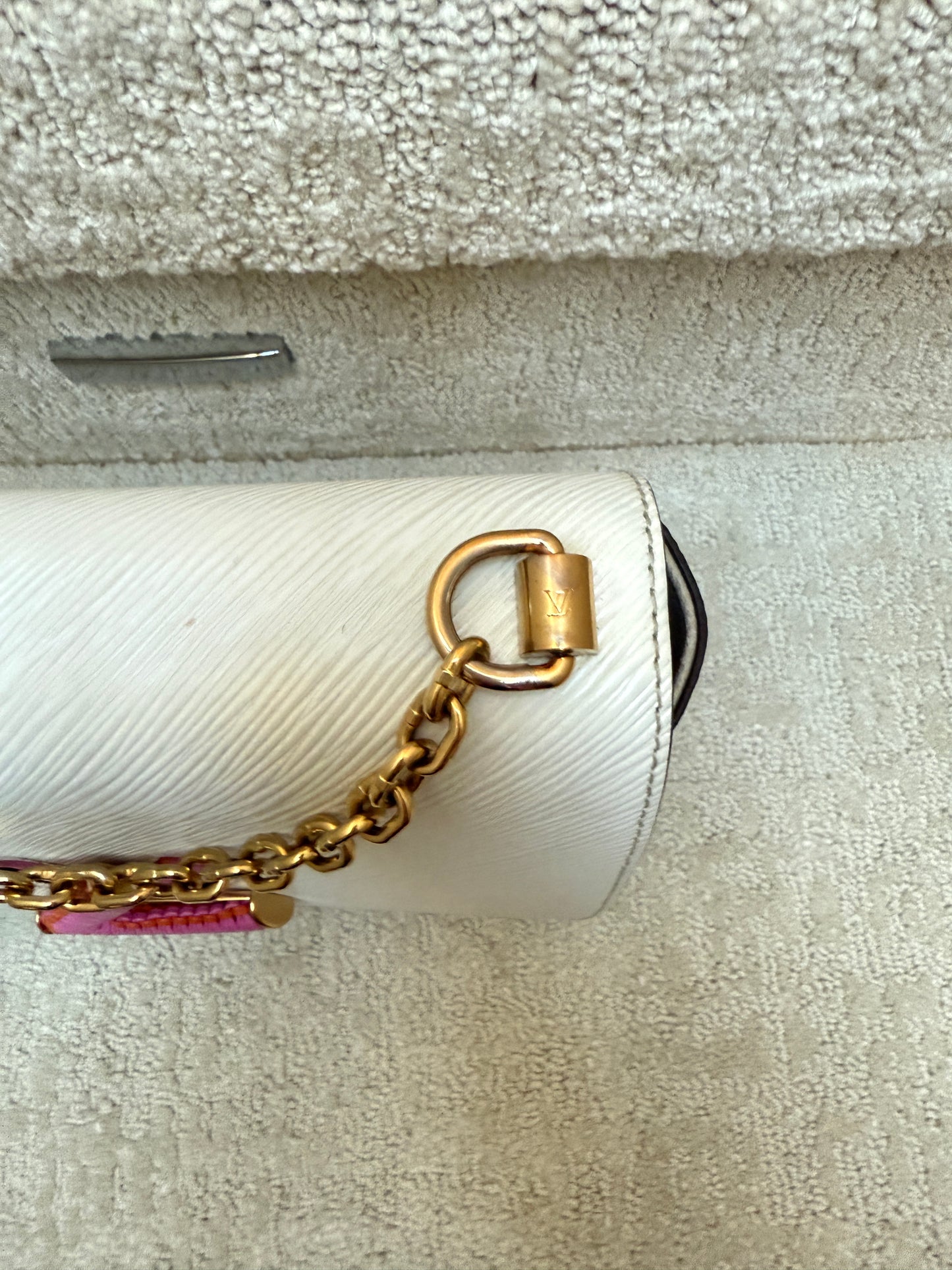 Louis Vuitton MM Twist in White Epi