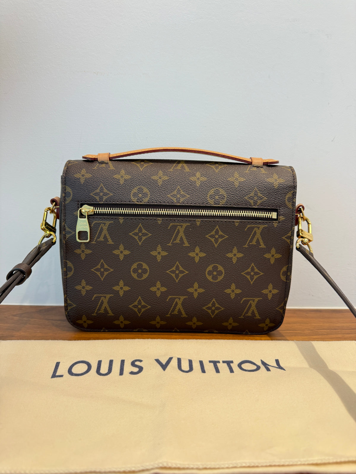Louis Vuitton Metis Pochette Monogram Pre-Owned