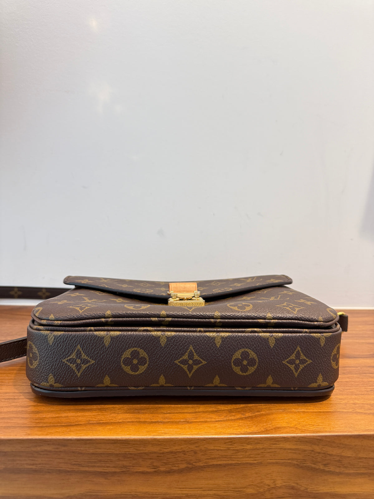 Louis Vuitton Metis Pochette Monogram Pre-Owned