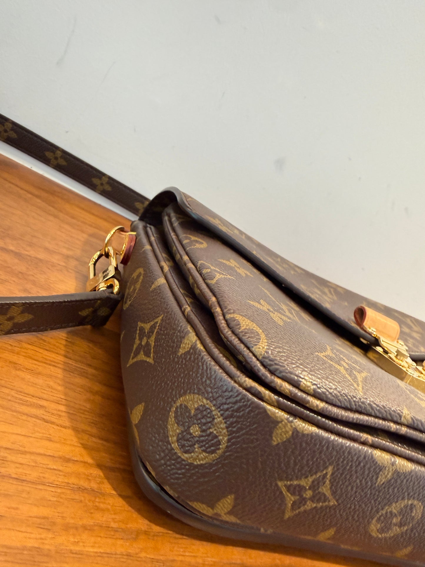 Louis Vuitton Metis Pochette Monogram Pre-Owned