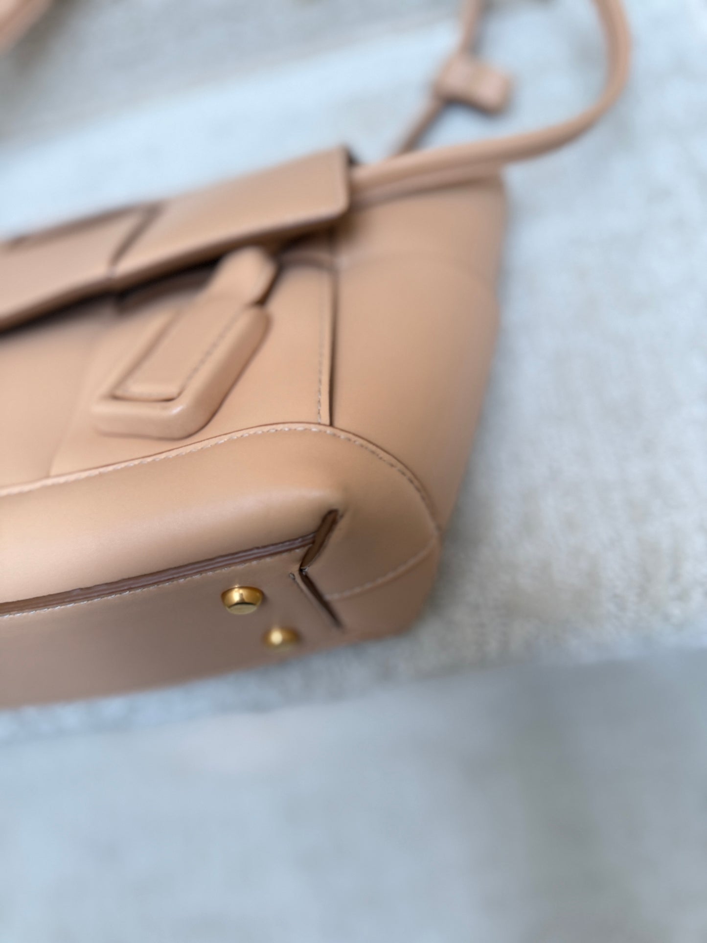 Bottega Veneta Arco Tote Small Caramel