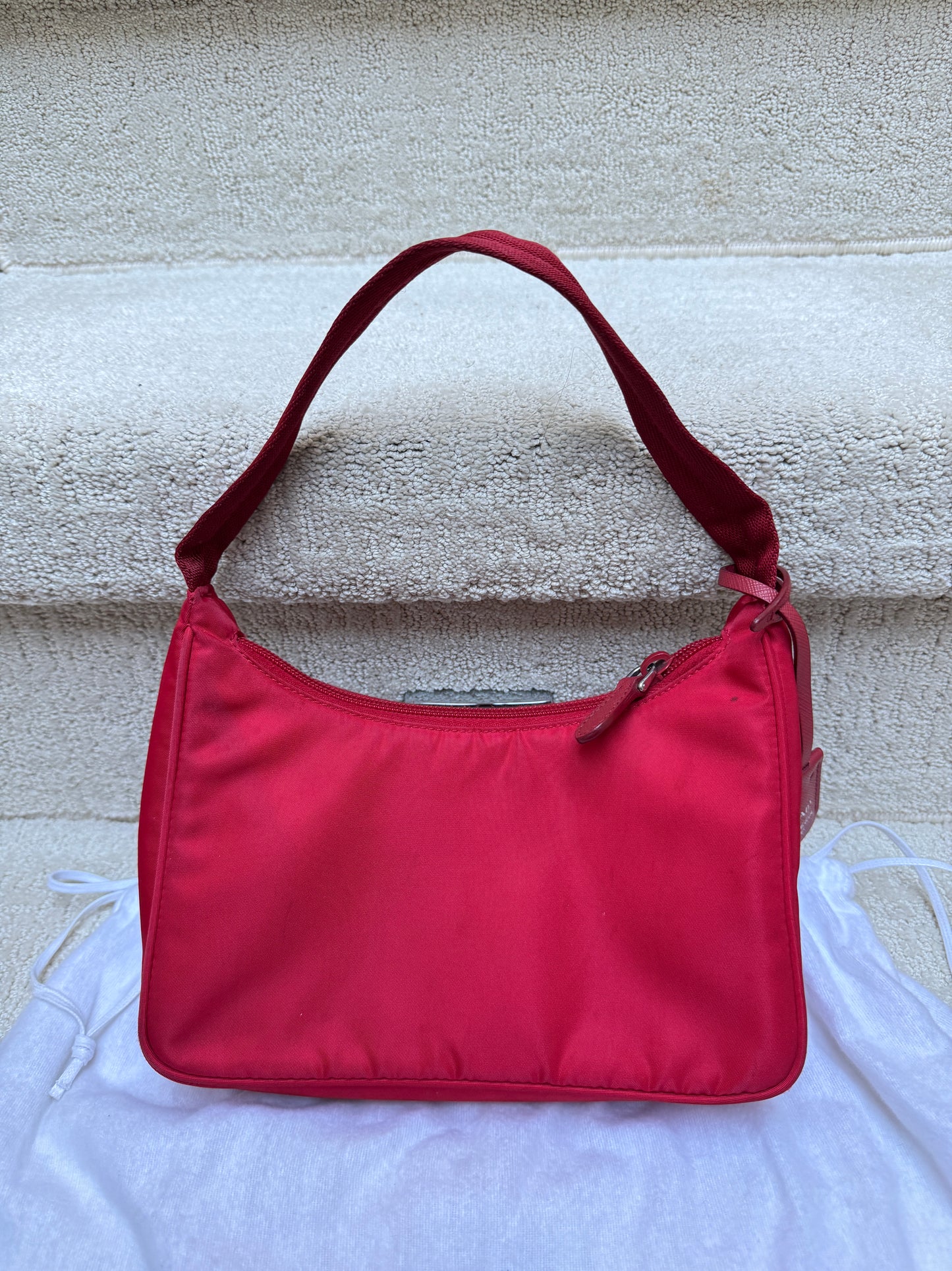 Prada Tessuto Nylon Re edition Shoulder bag in Red Nylon