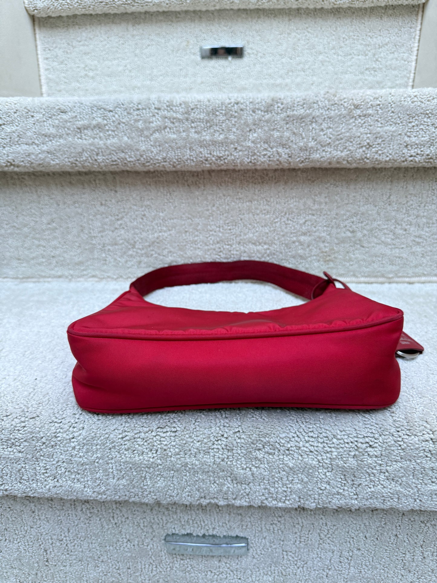 Prada Tessuto Nylon Re edition Shoulder bag in Red Nylon