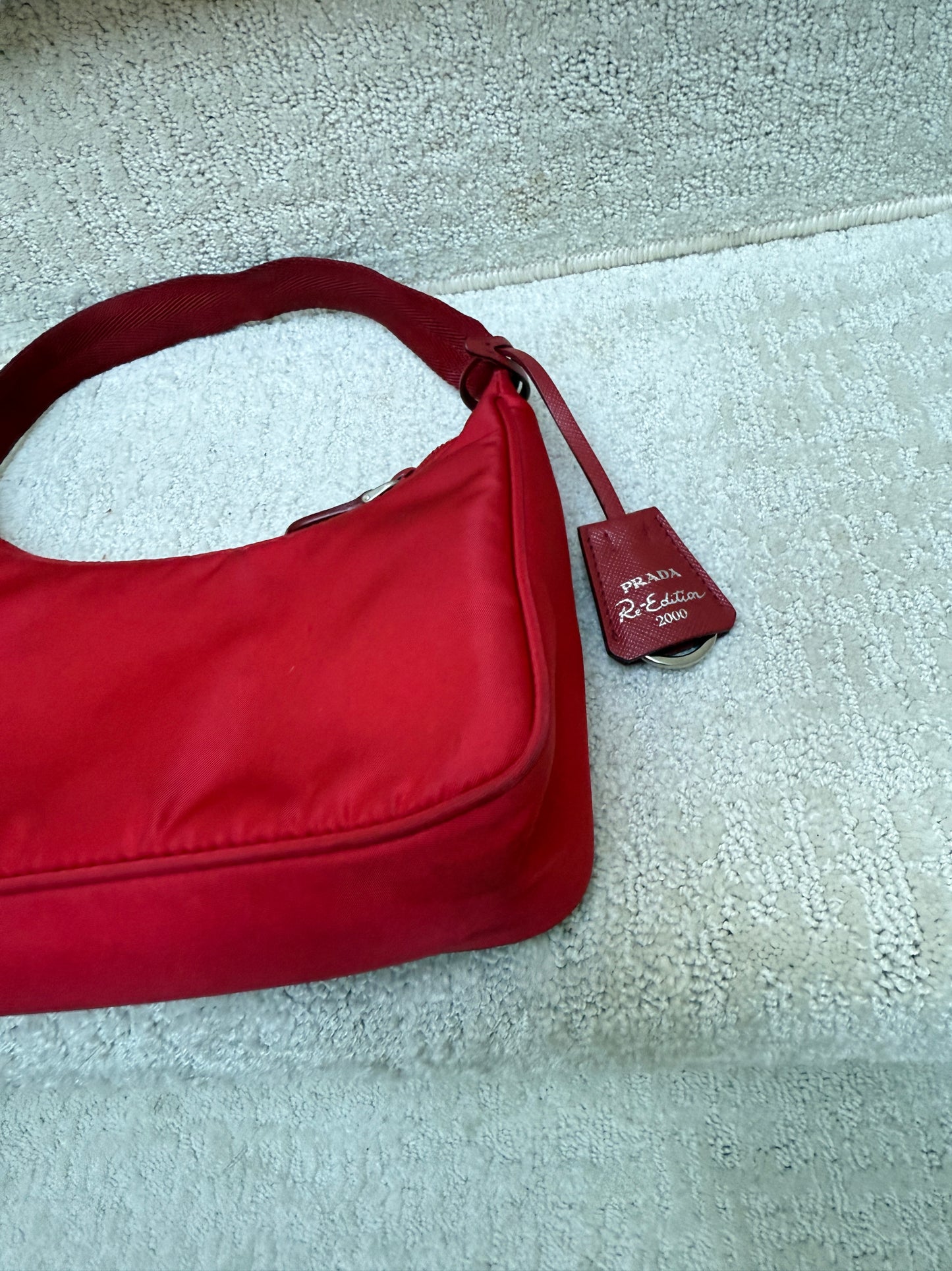 Prada Tessuto Nylon Re edition Shoulder bag in Red Nylon