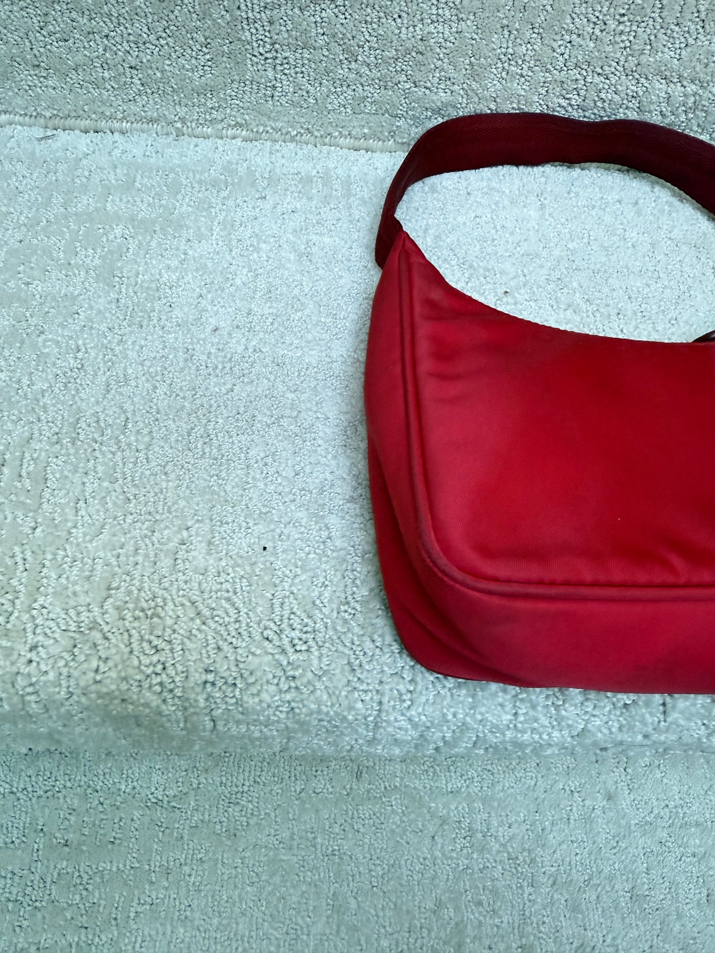 Prada Tessuto Nylon Re edition Shoulder bag in Red Nylon