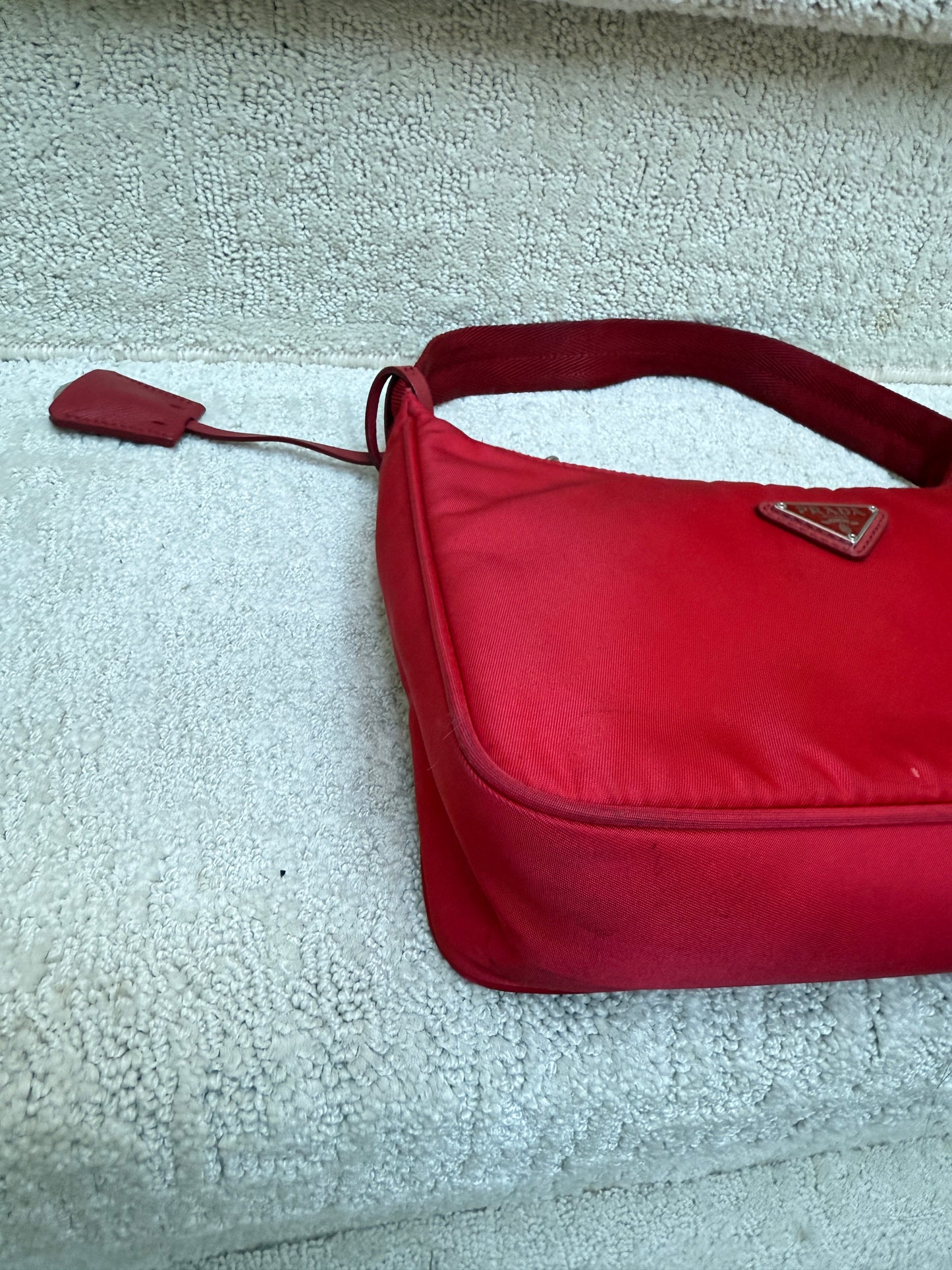 Prada Tessuto Nylon Re edition Shoulder bag in Red Nylon