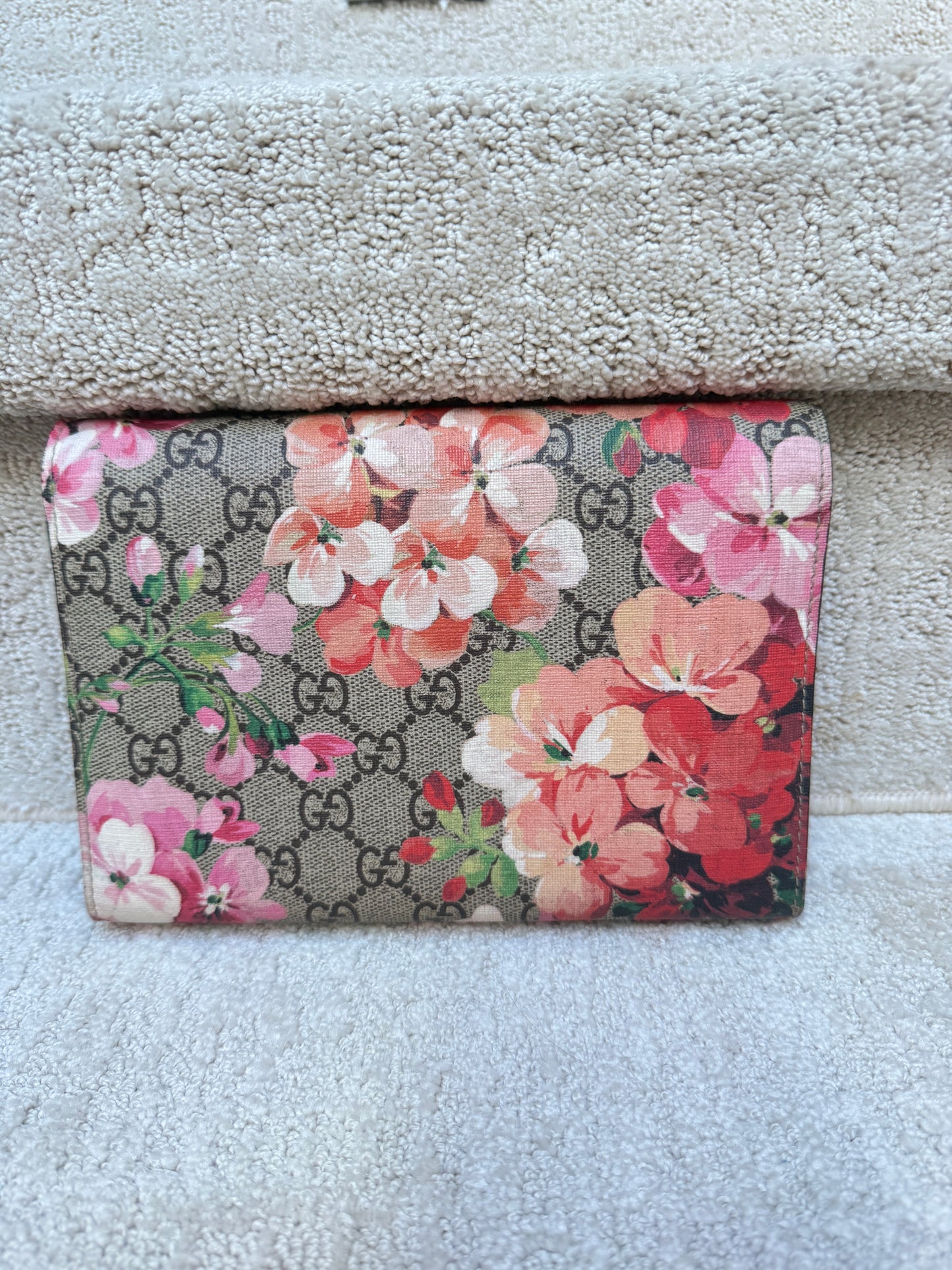 Gucci GG Supreme Monogram Blooms Dionysus Chain Wallet Rose