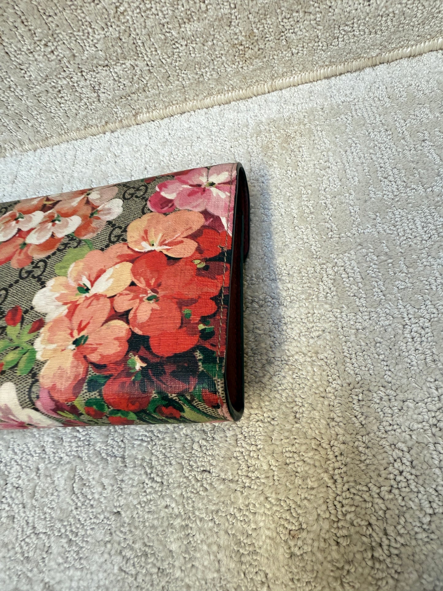 Gucci GG Supreme Monogram Blooms Dionysus Chain Wallet Rose