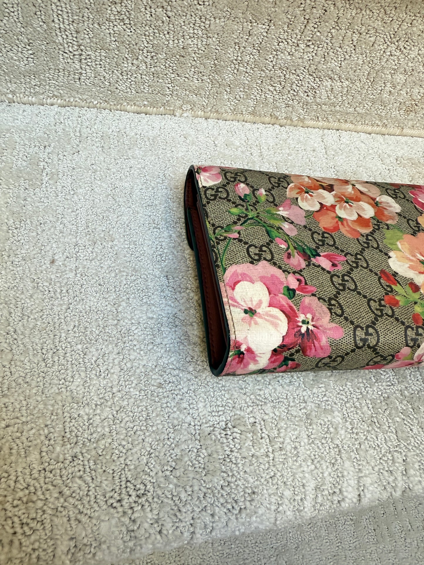 Gucci GG Supreme Monogram Blooms Dionysus Chain Wallet Rose