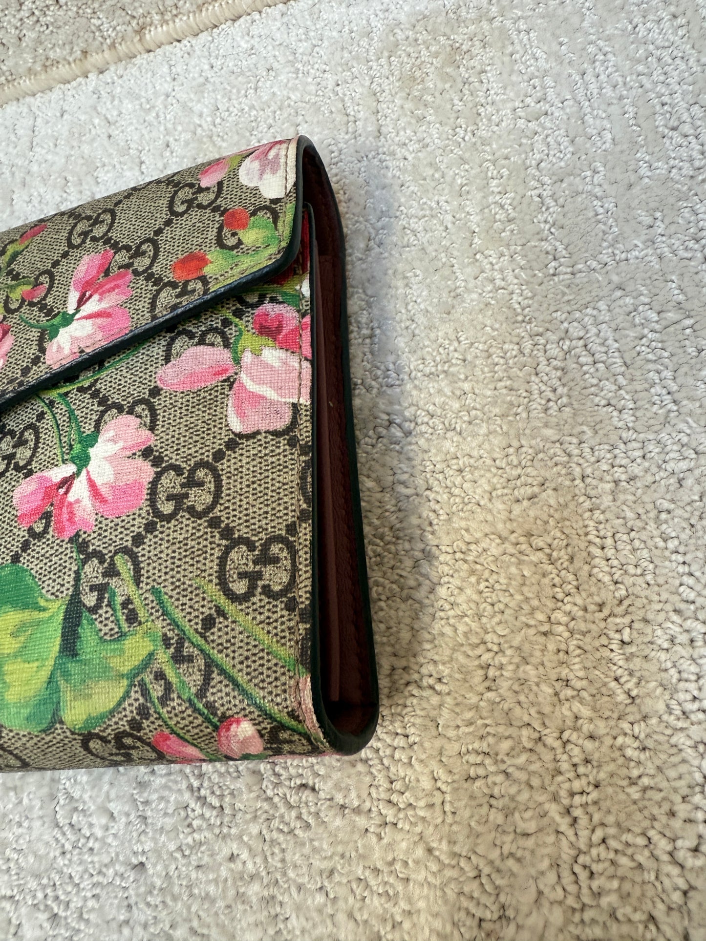 Gucci GG Supreme Monogram Blooms Dionysus Chain Wallet Rose