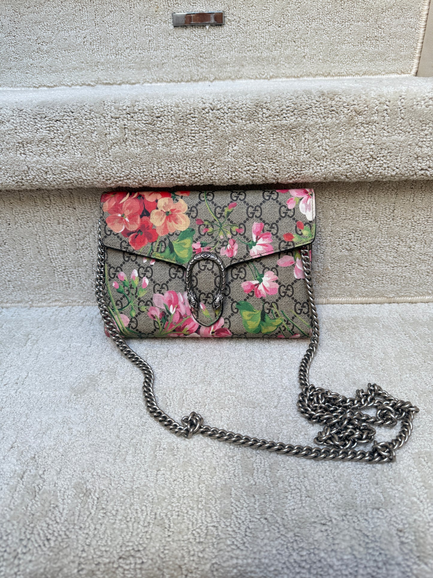 Gucci GG Supreme Monogram Blooms Dionysus Chain Wallet Rose