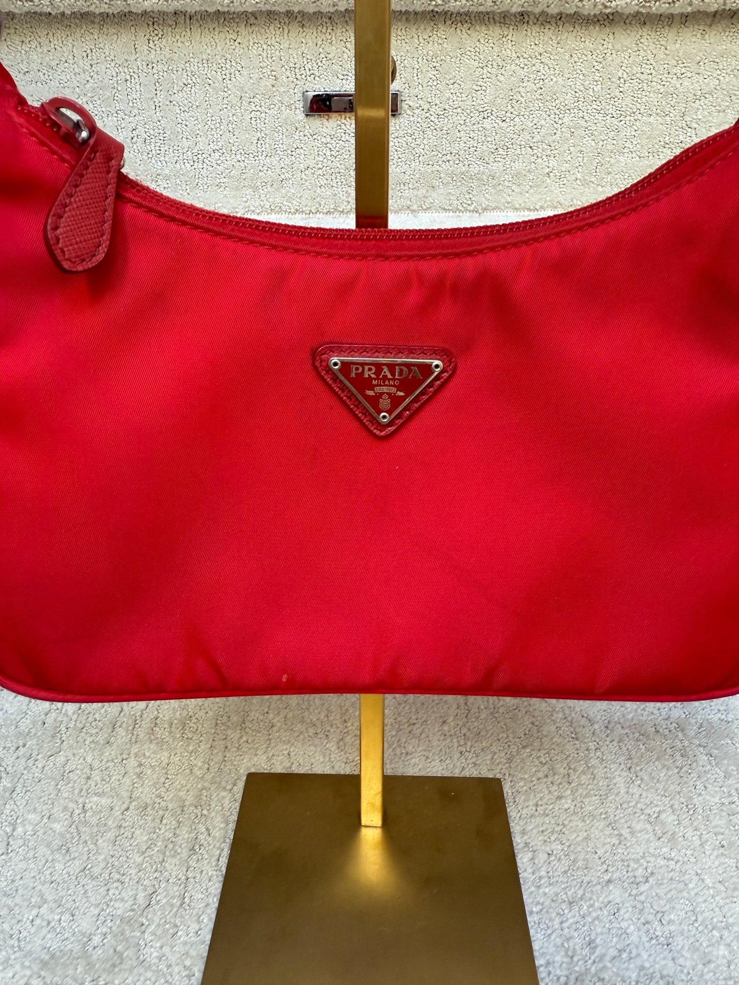 Prada Tessuto Nylon Re edition Shoulder bag in Red Nylon