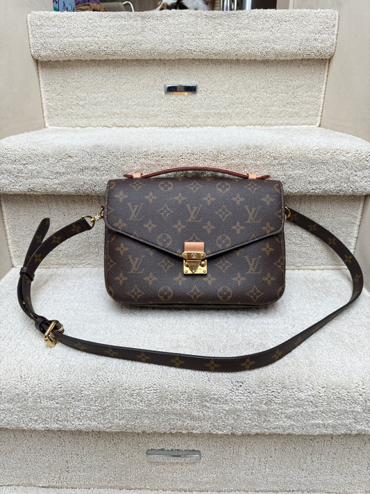 Louis Vuitton Monogram Pochette Metis