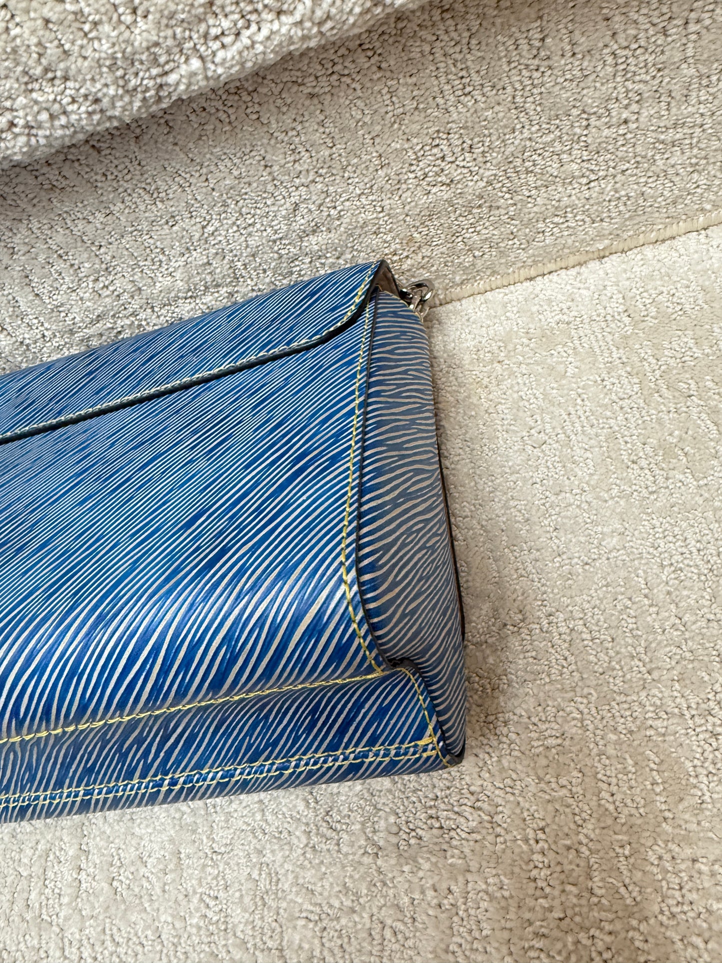 Louis Vuitton Epi Twist Shoulder Bag in light Denim