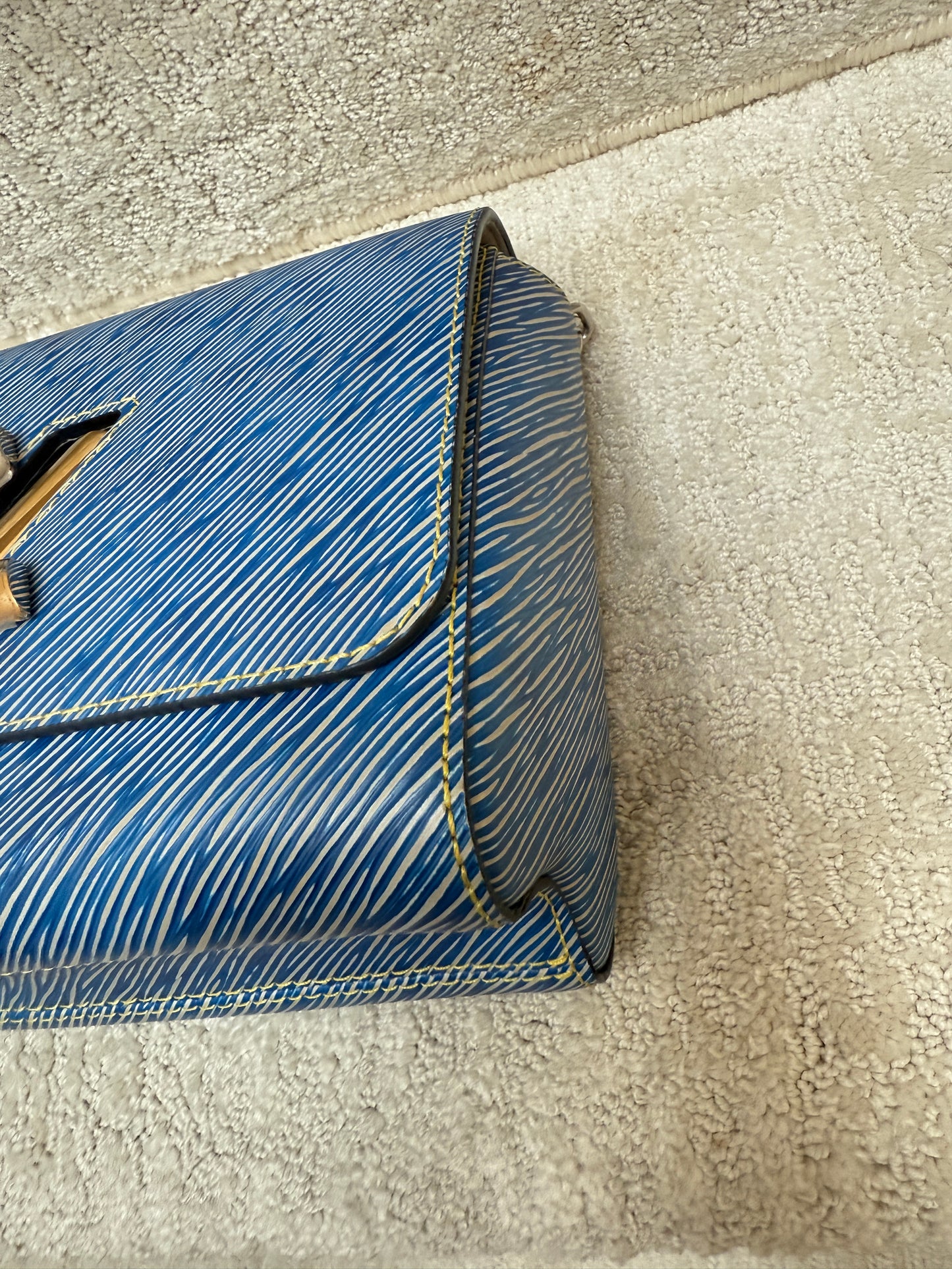 Louis Vuitton Epi Twist Shoulder Bag in light Denim