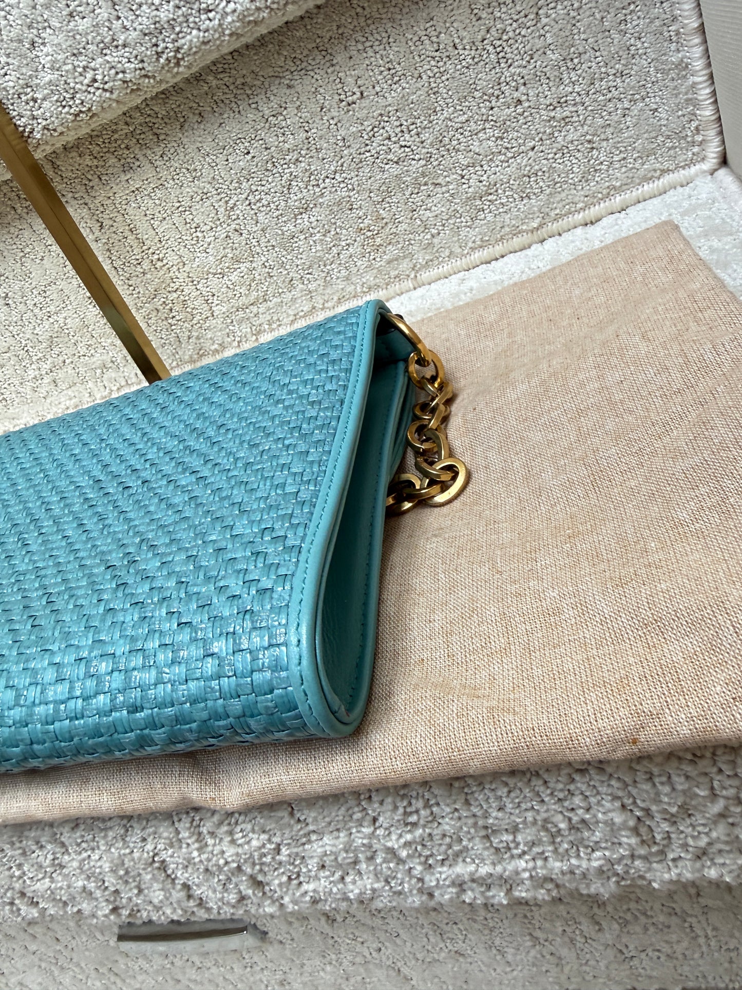 Gucci Horsebit 1955 Curved Flap Shoulder Bag in Blue Raffia