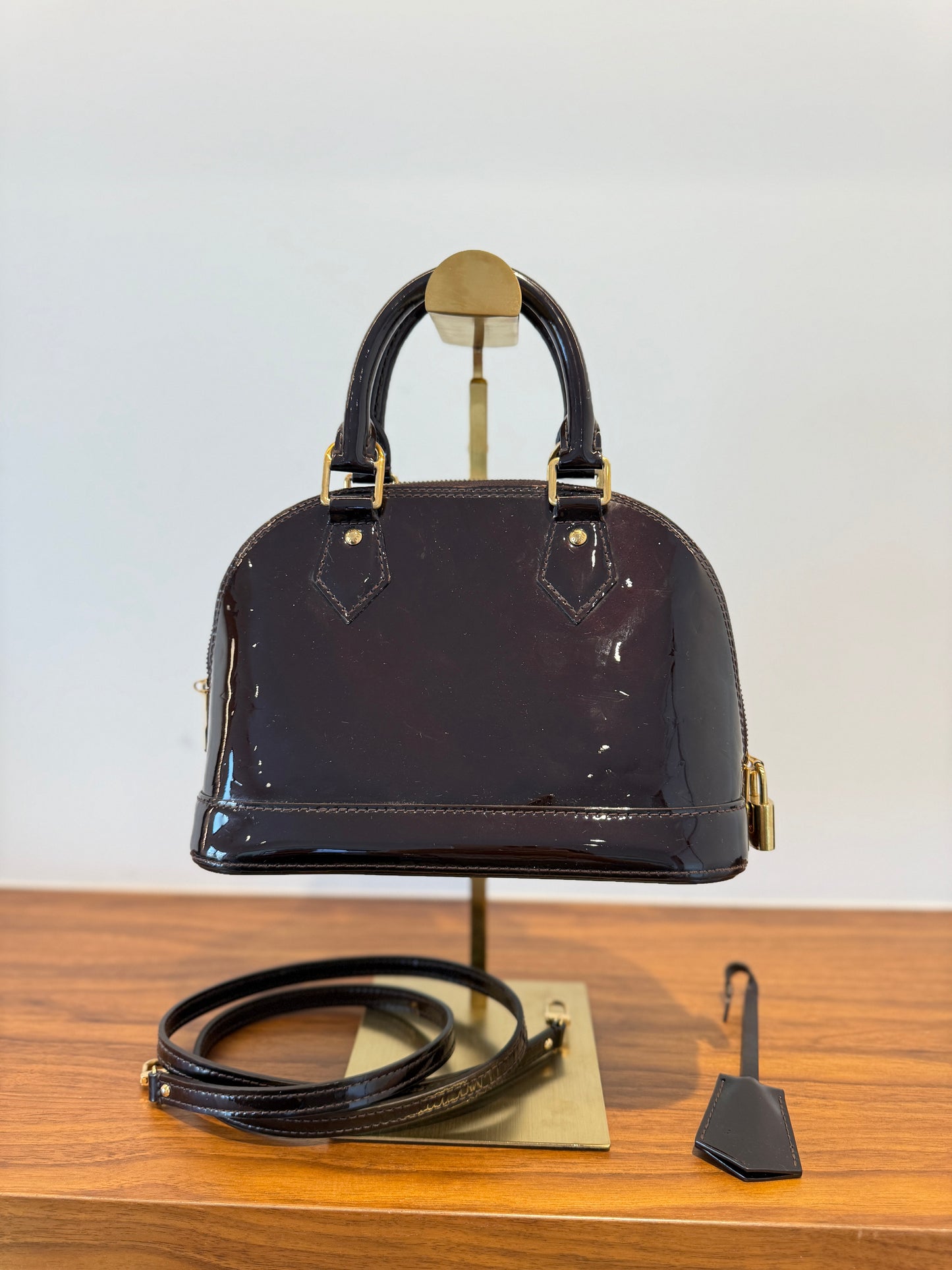 Louis Vuitton Vernis Alma BB In Amarante