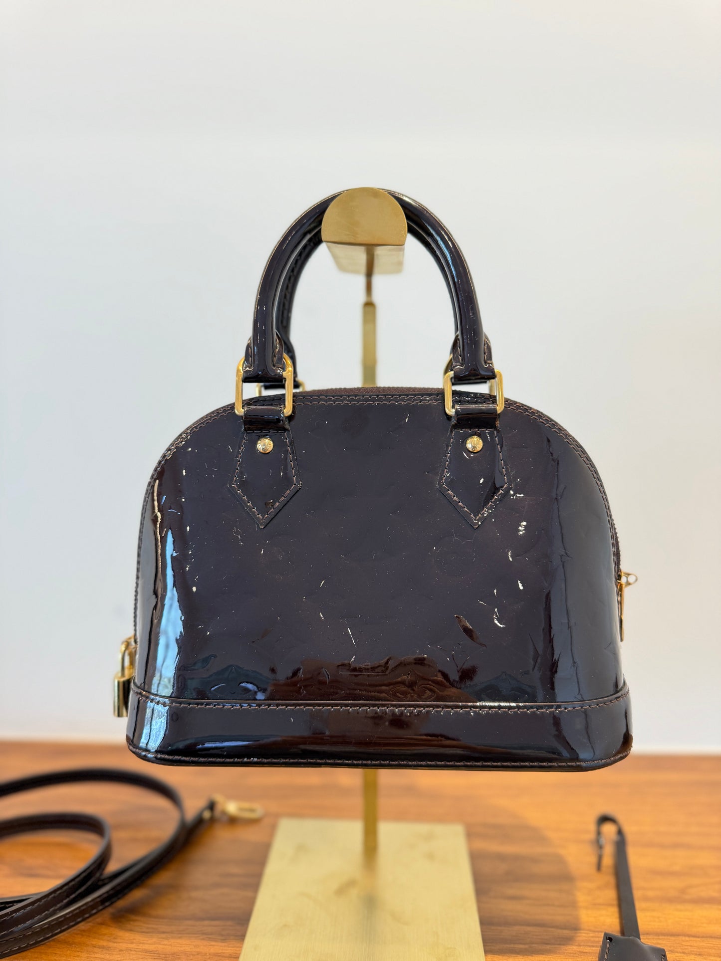 Louis Vuitton Vernis Alma BB In Amarante