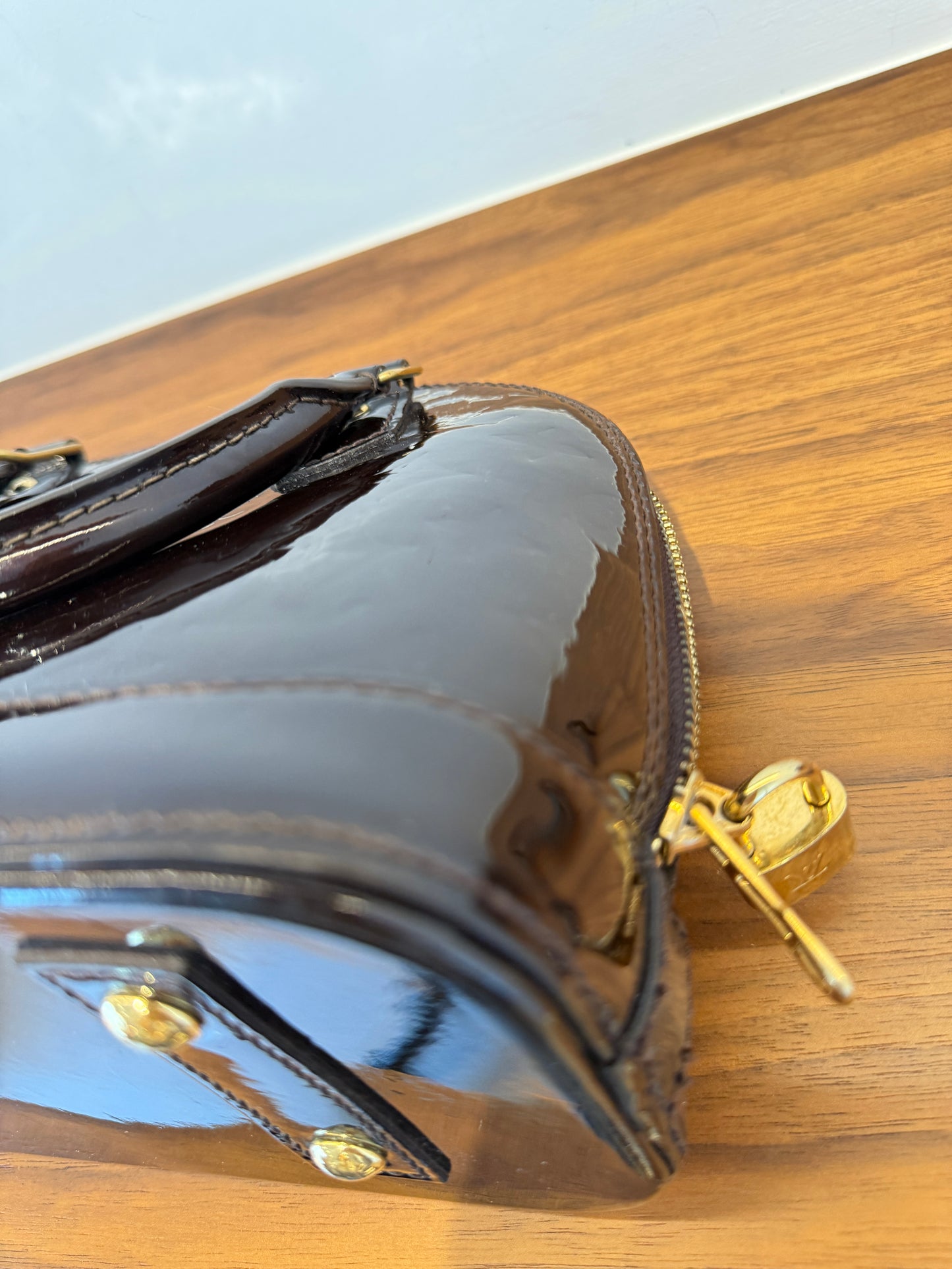 Louis Vuitton Vernis Alma BB In Amarante