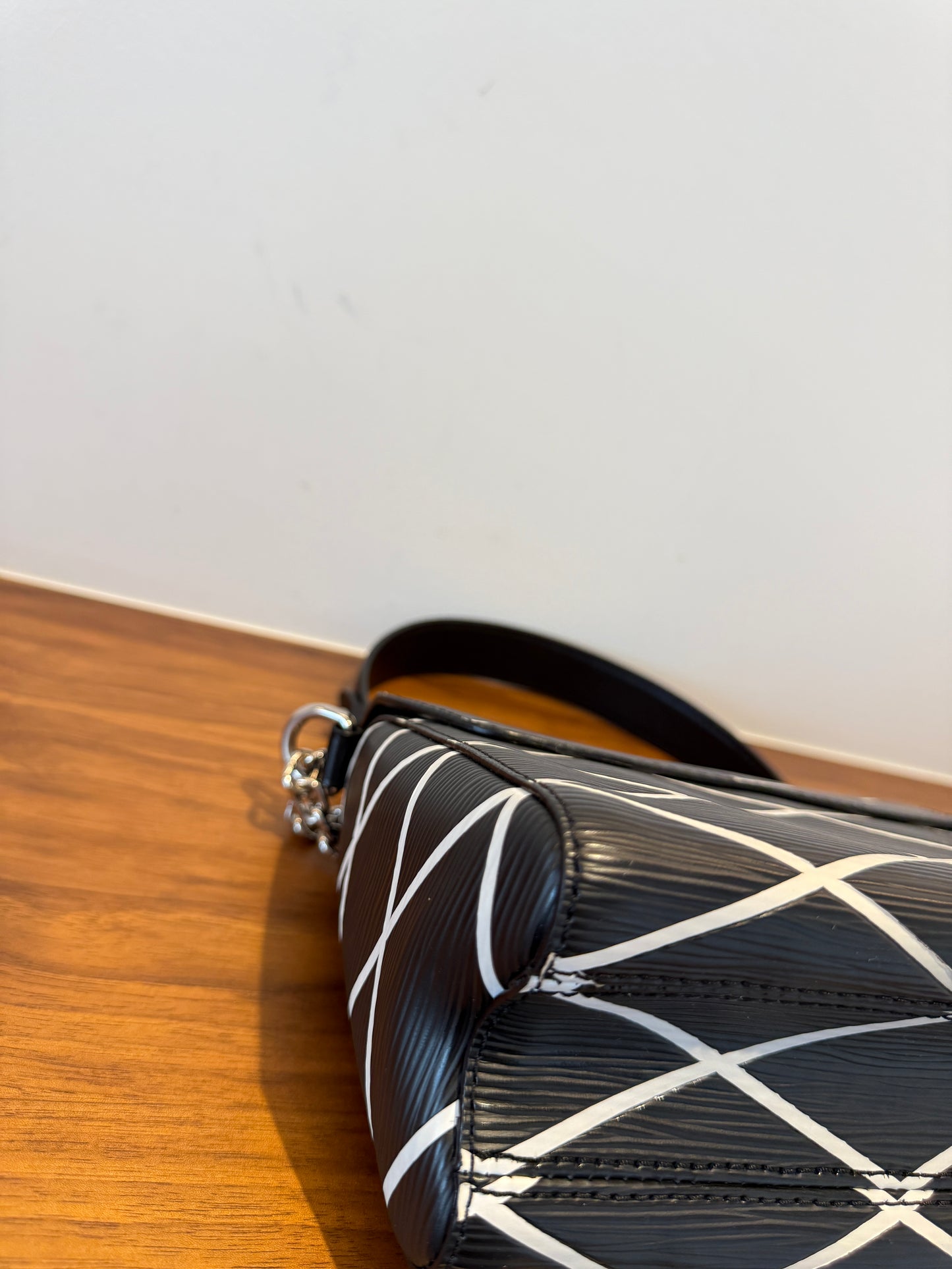 Louis Vuitton Epi Twist Shoulder Bag PM in Black and White