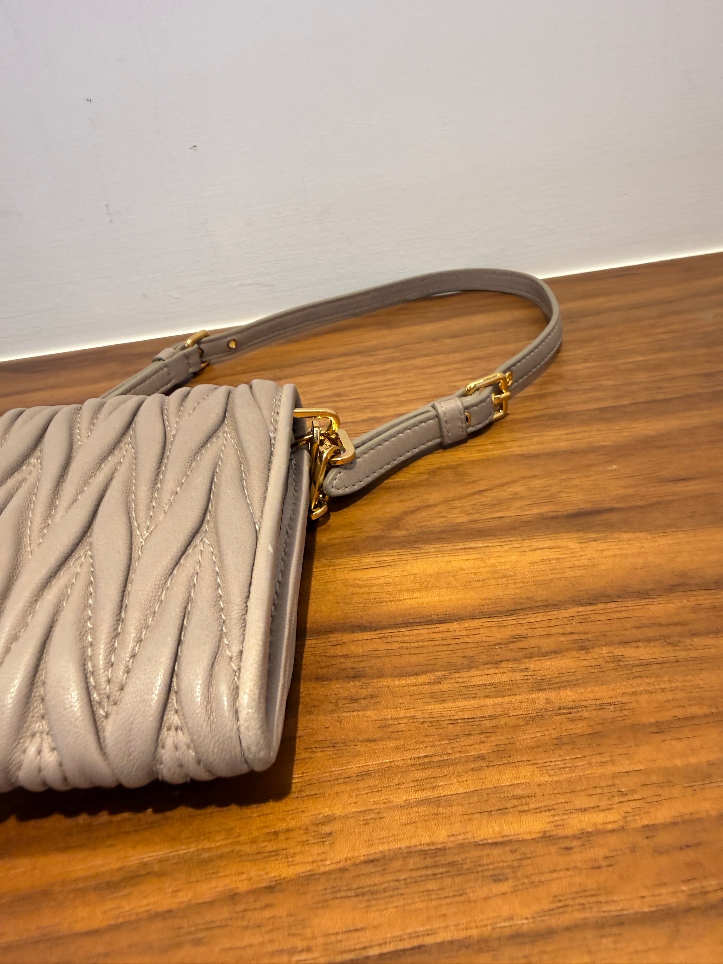 Miu Miu Nappa Matelasse Wallet on Chain in Griege