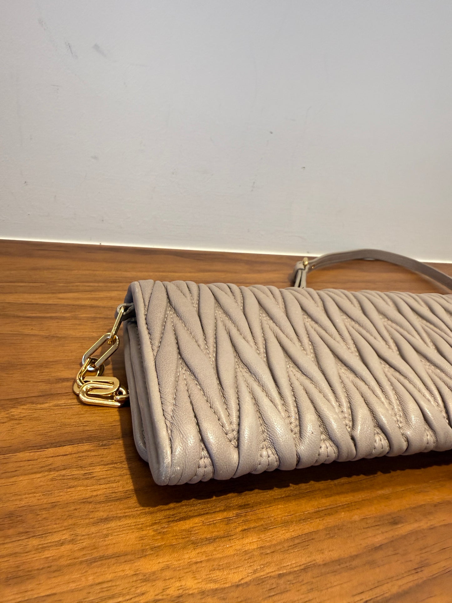 Miu Miu Nappa Matelasse Wallet on Chain in Griege