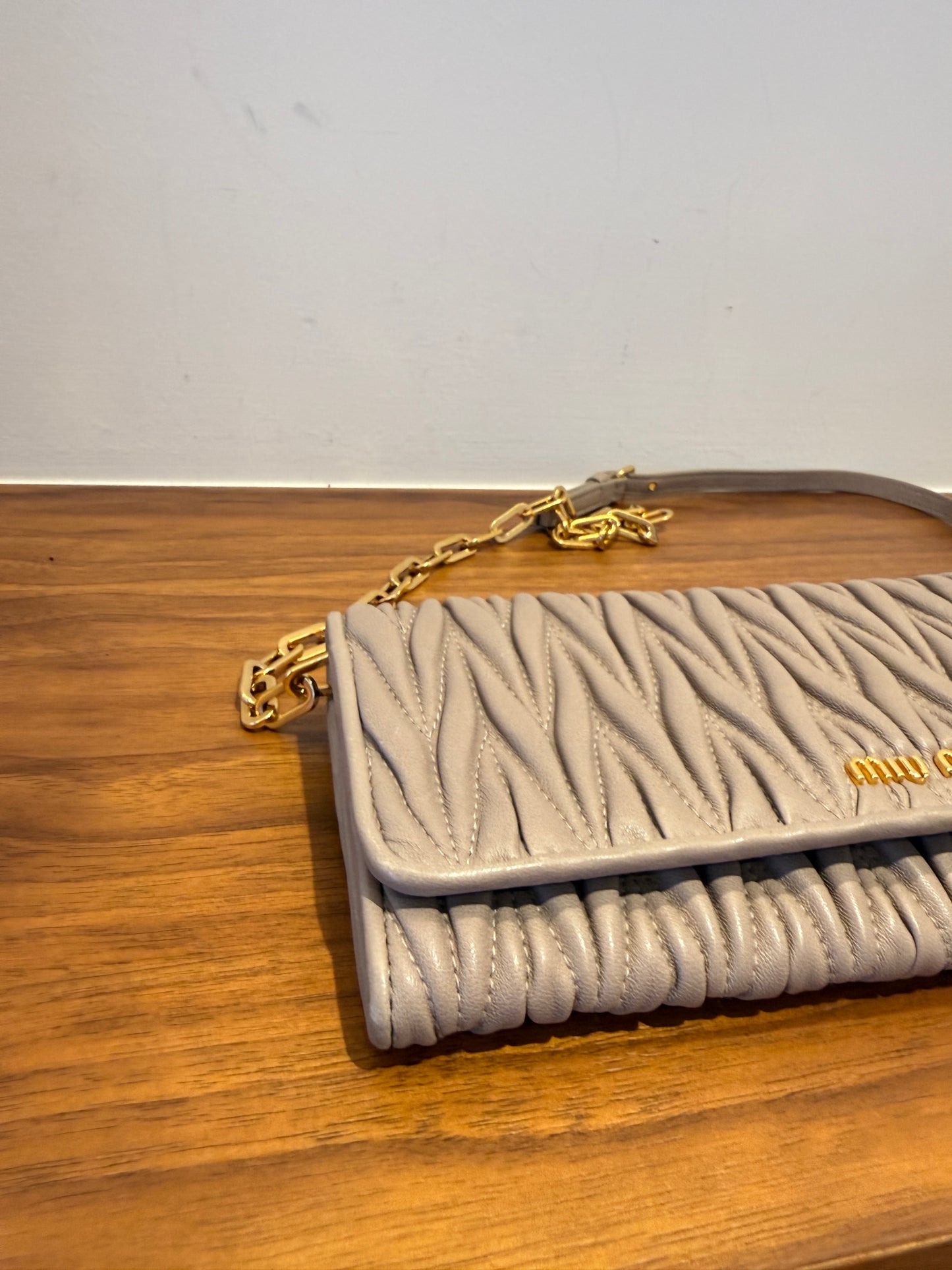 Miu Miu Nappa Matelasse Wallet on Chain in Griege