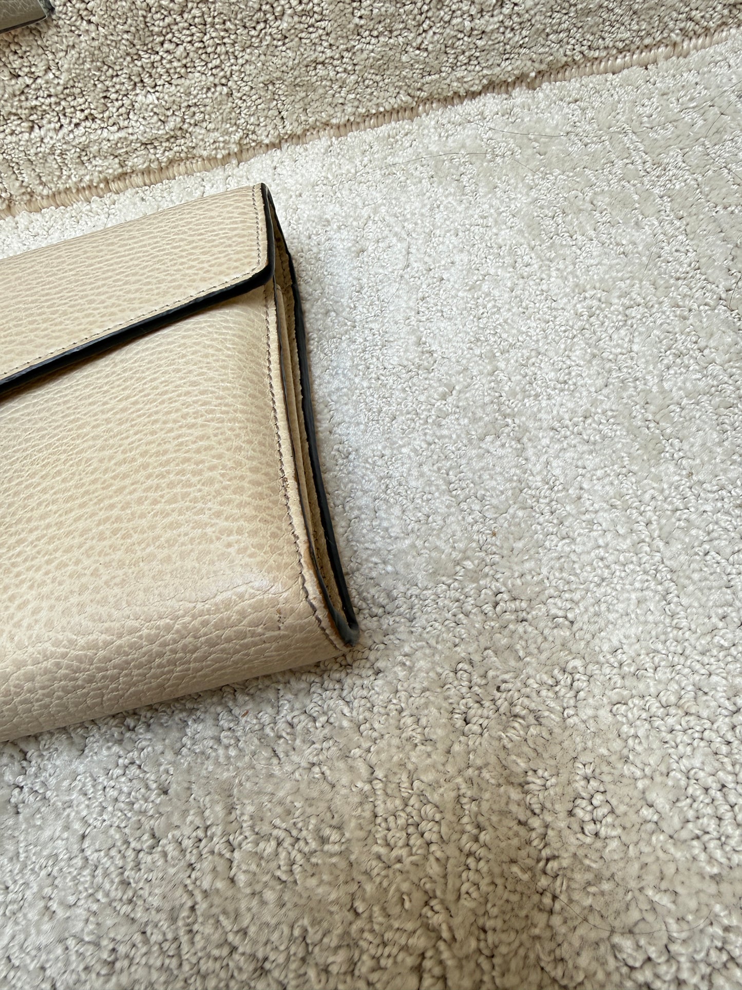 Gucci Calfskin Dionysus Wallet on Chain in Mystic White