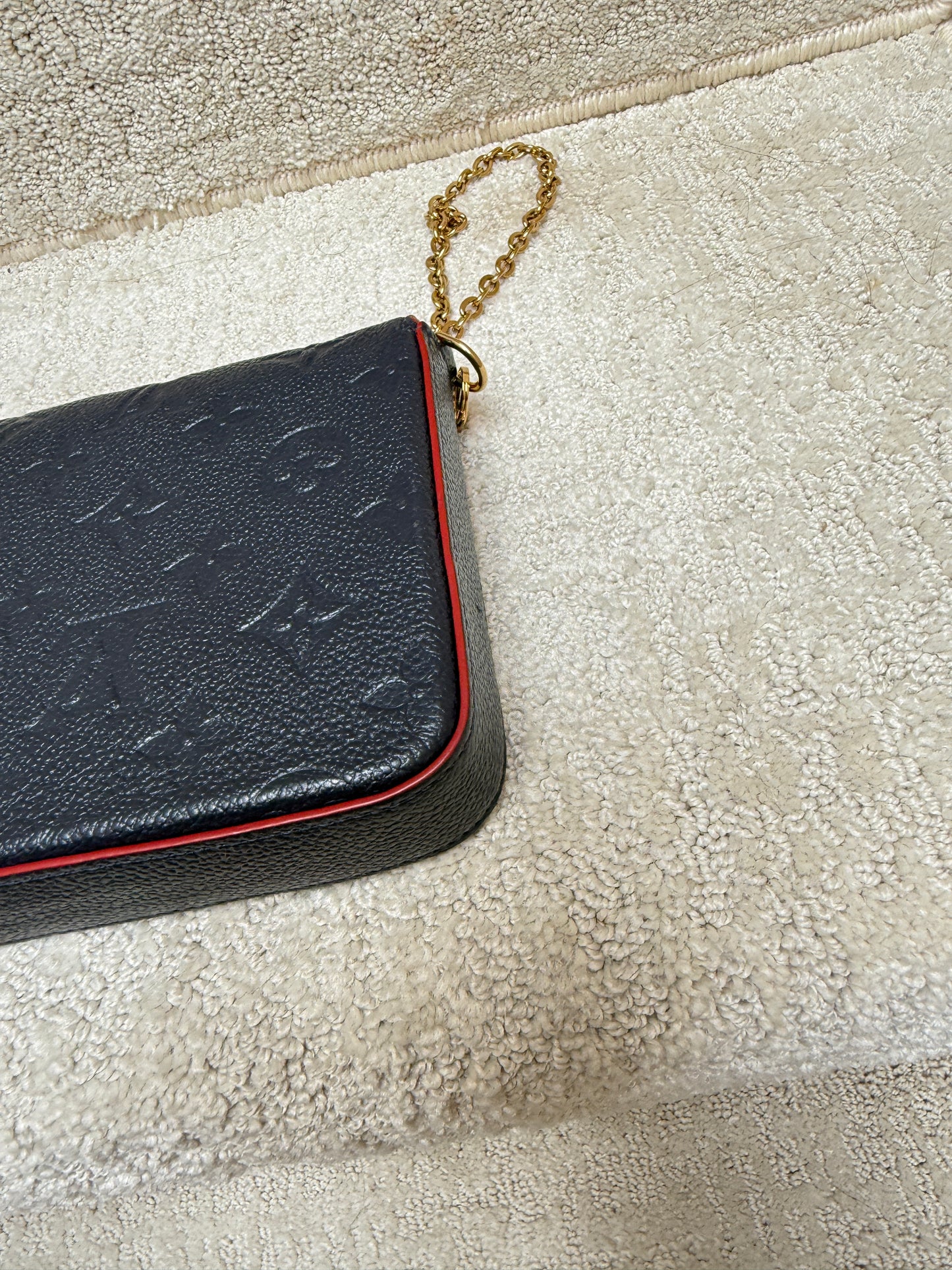 Louis VuittonEmpreinte Pochette Felicie Chain Wallet Marine Rouge