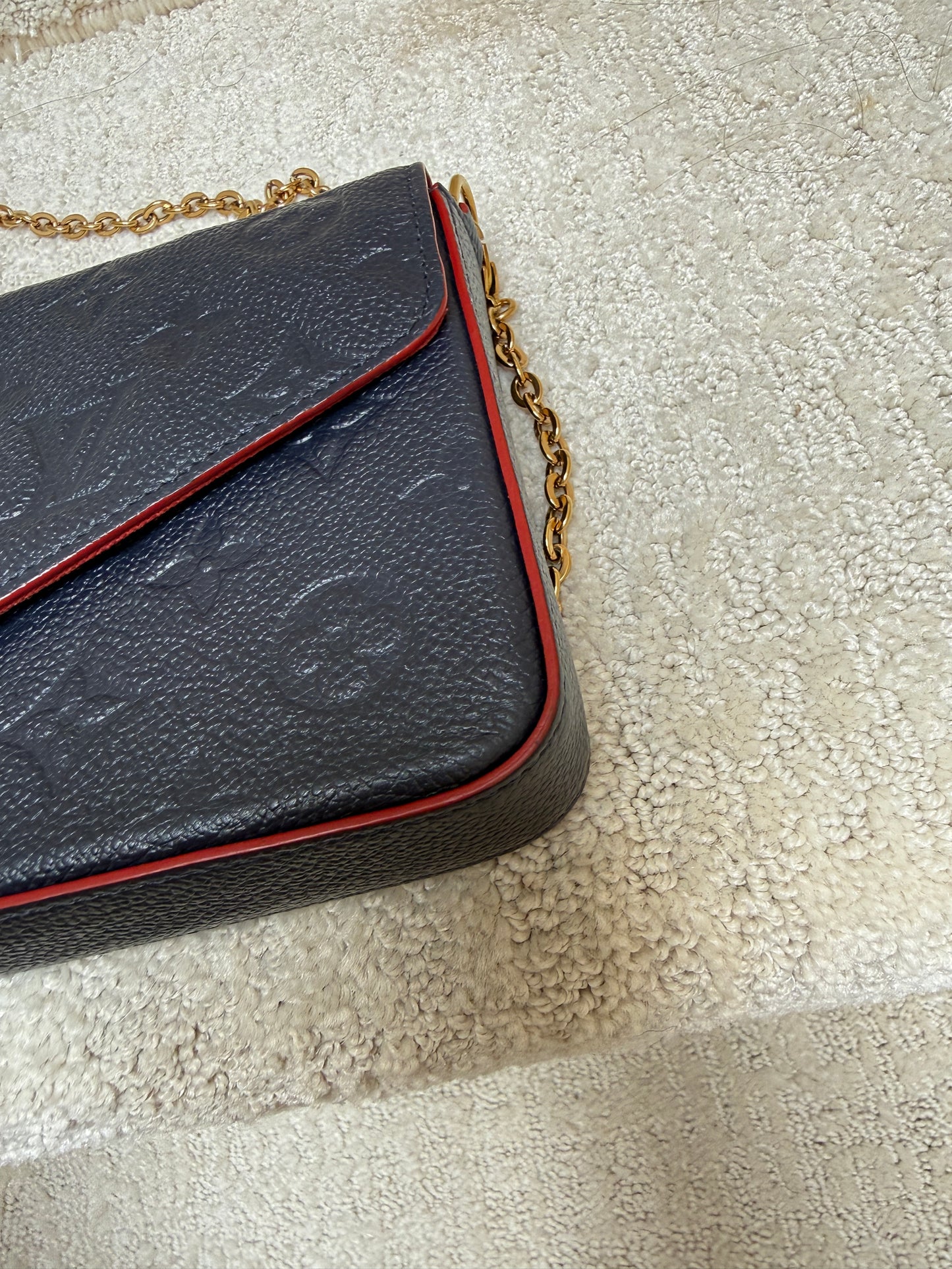 Louis VuittonEmpreinte Pochette Felicie Chain Wallet Marine Rouge