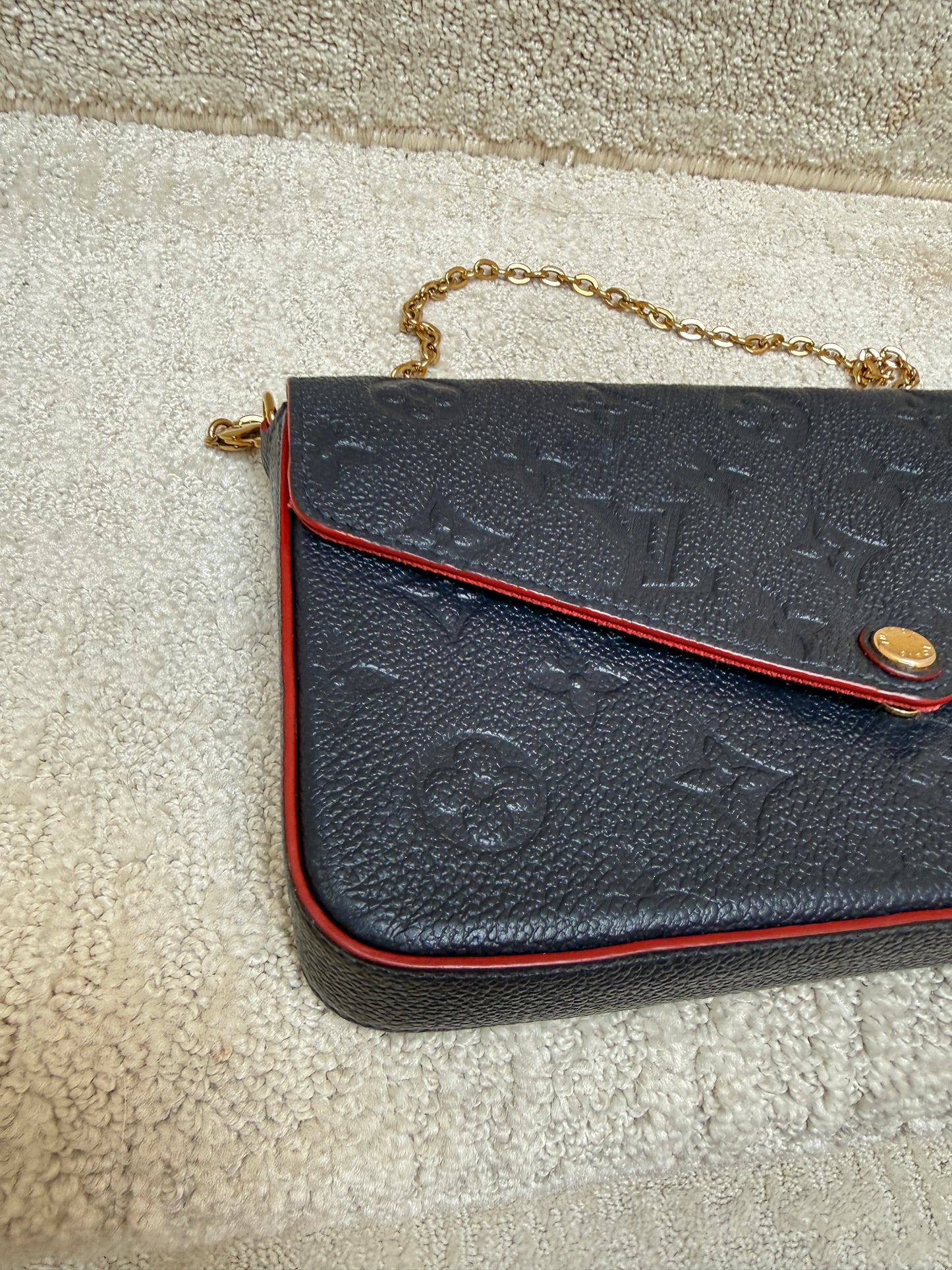 Louis VuittonEmpreinte Pochette Felicie Chain Wallet Marine Rouge