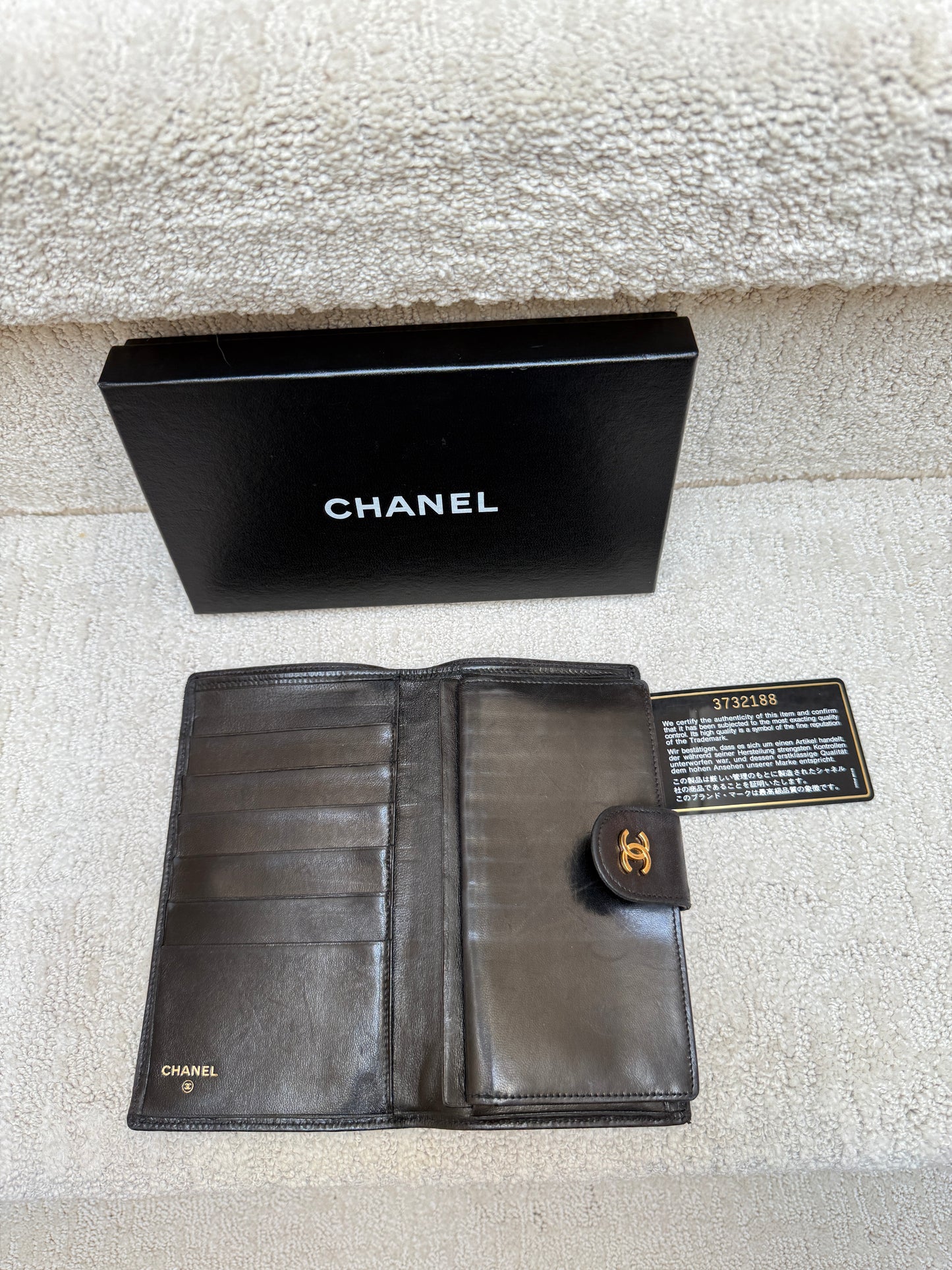 Chanel Kiss Lock Vintage Wallet in Black and Gold